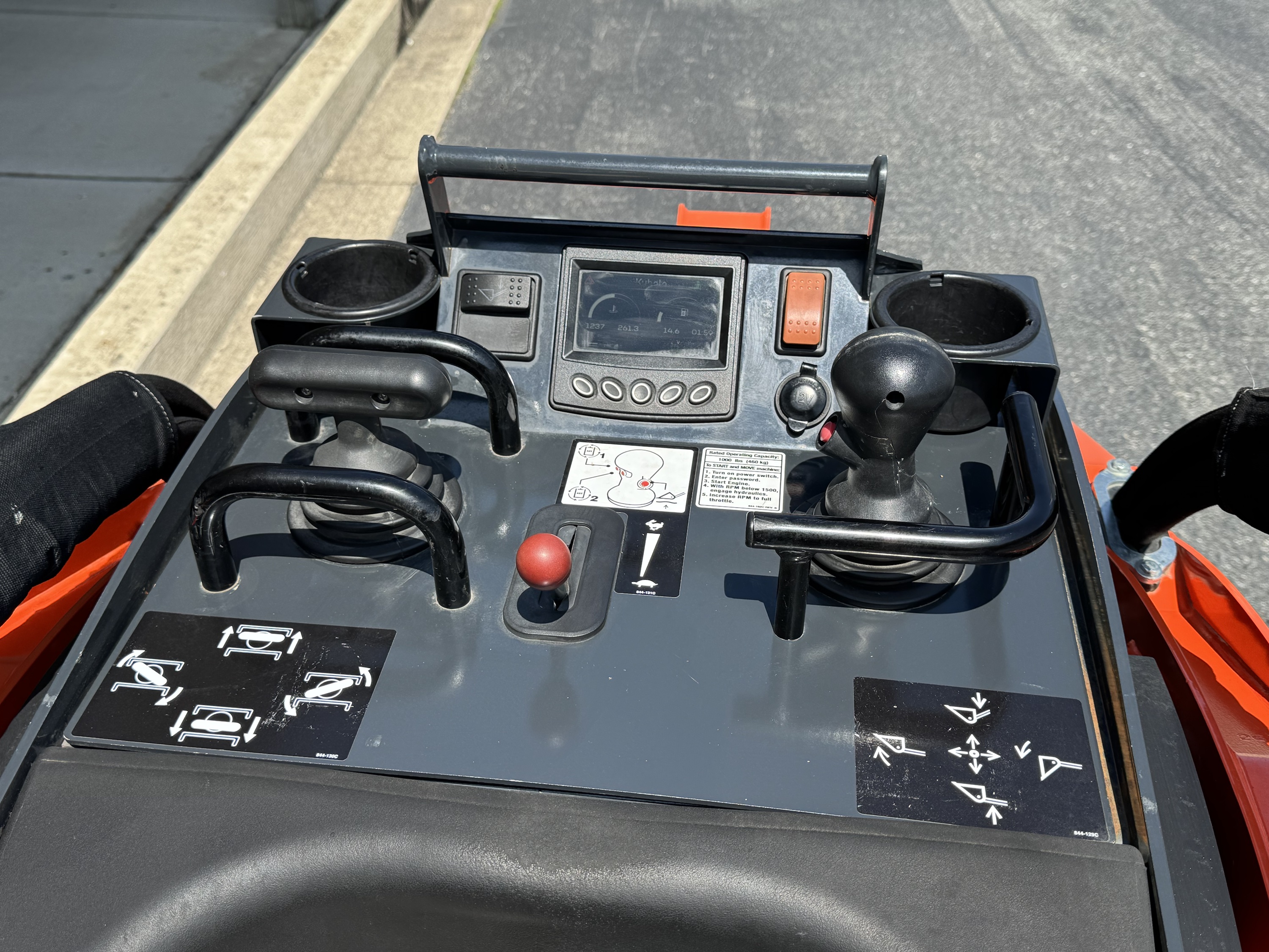 2021 SCL 1000 Tracked Compact Loader - Image 10