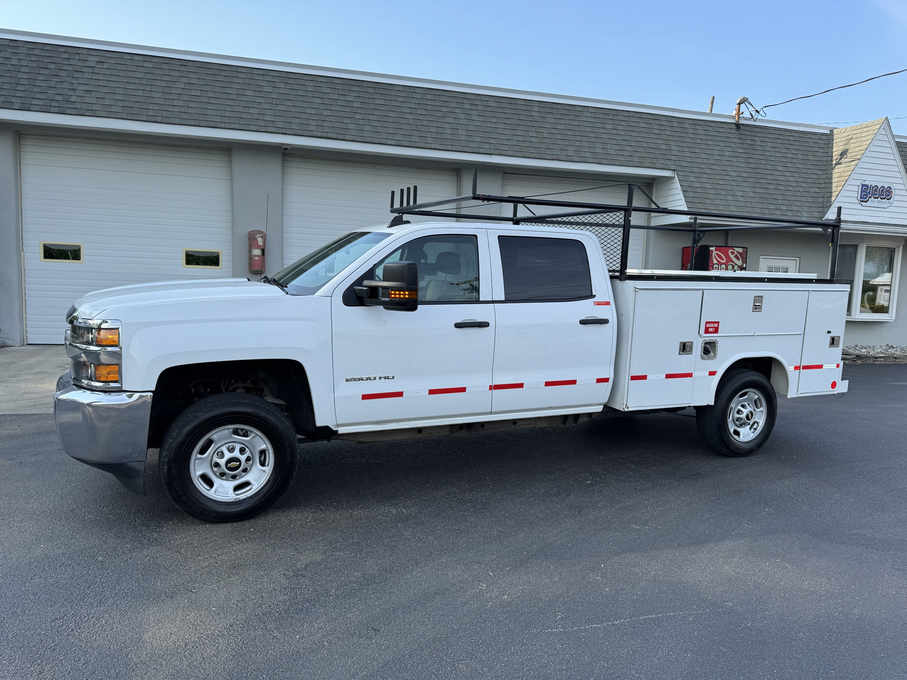 2019 Chevy 2500HD Crew-Cab 4x4 Utility Service Truck - Image 10