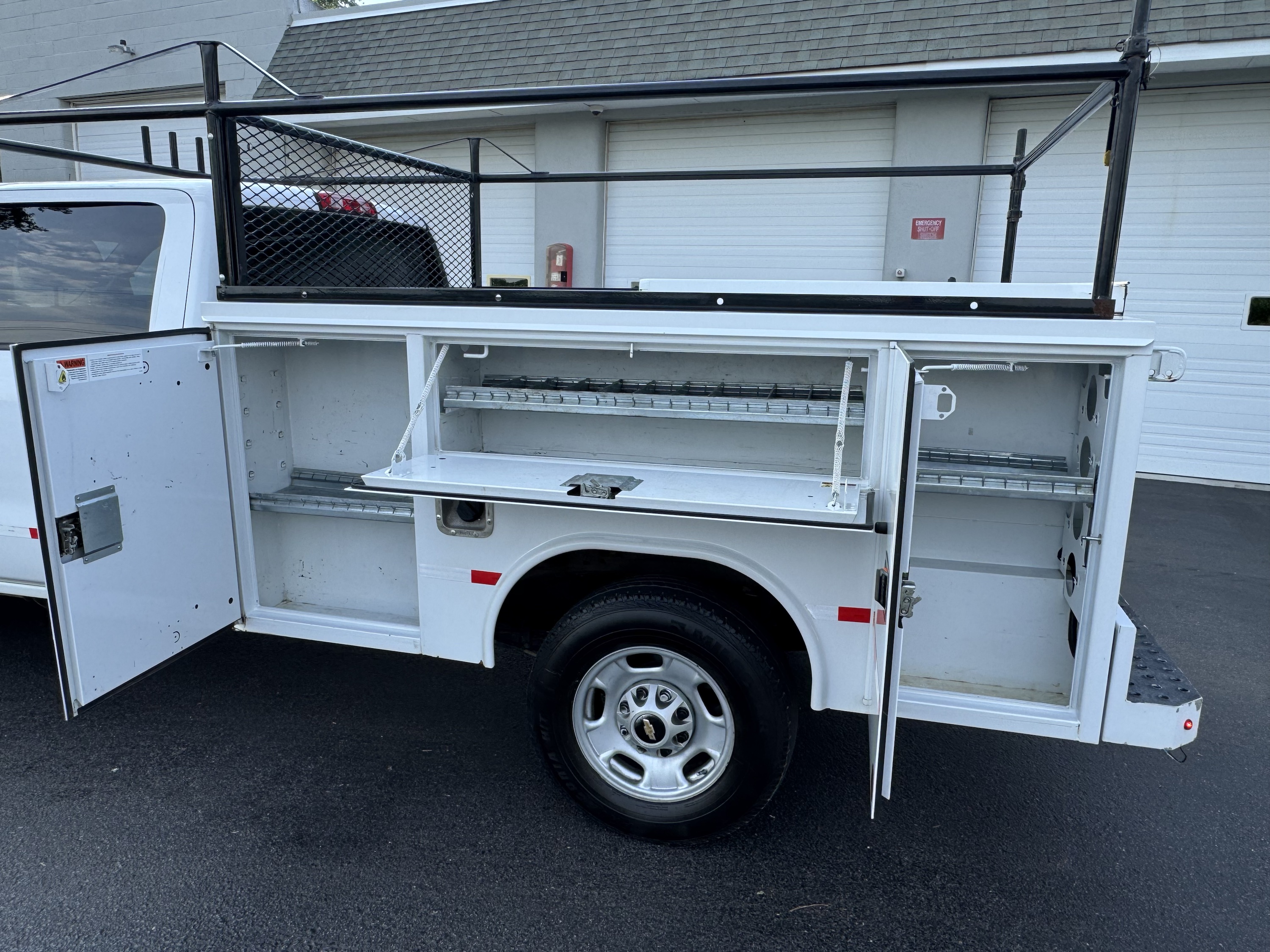 2019 Chevy 2500HD Crew-Cab 4x4 Utility Service Truck - Image 27