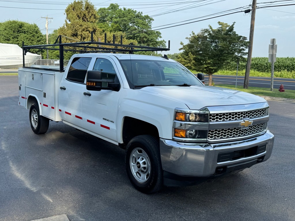 2019 Chevy 2500HD Crew-Cab 4x4 Utility Service Truck