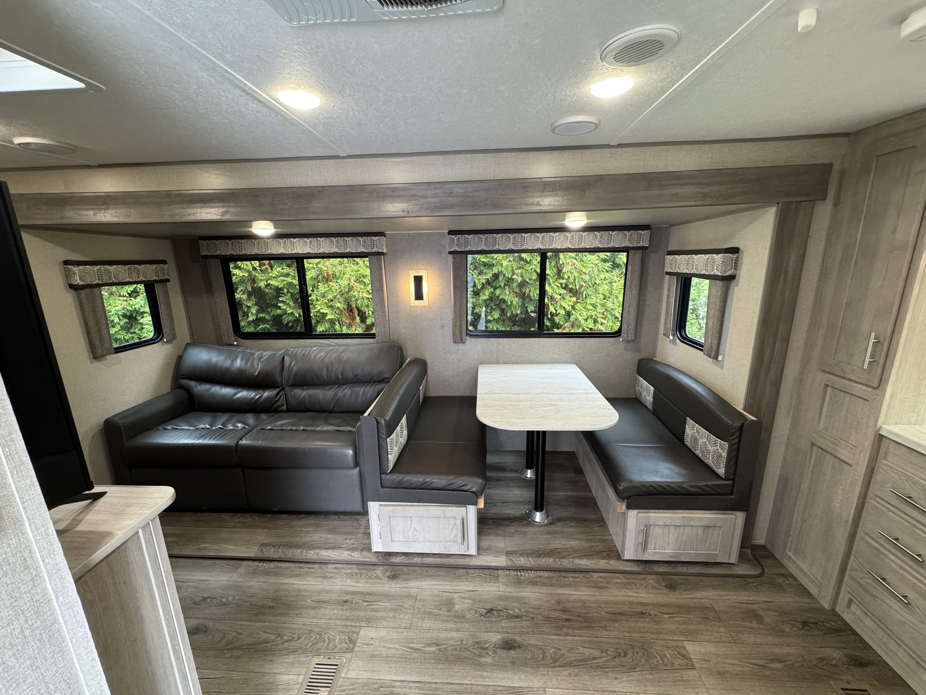 2023 Model Catalina legacy edition - Image 12