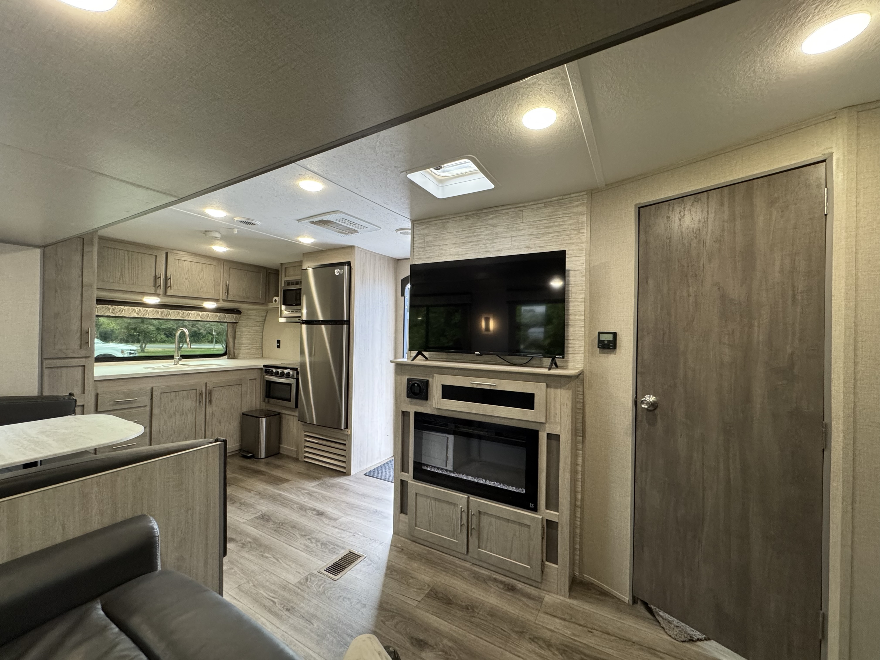 2023 Model Catalina legacy edition - Image 17