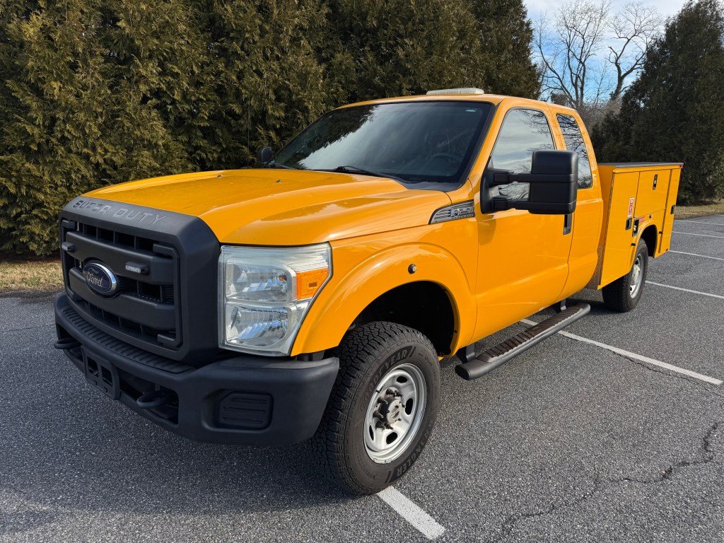 2015 Ford F250XL Utility 4x4