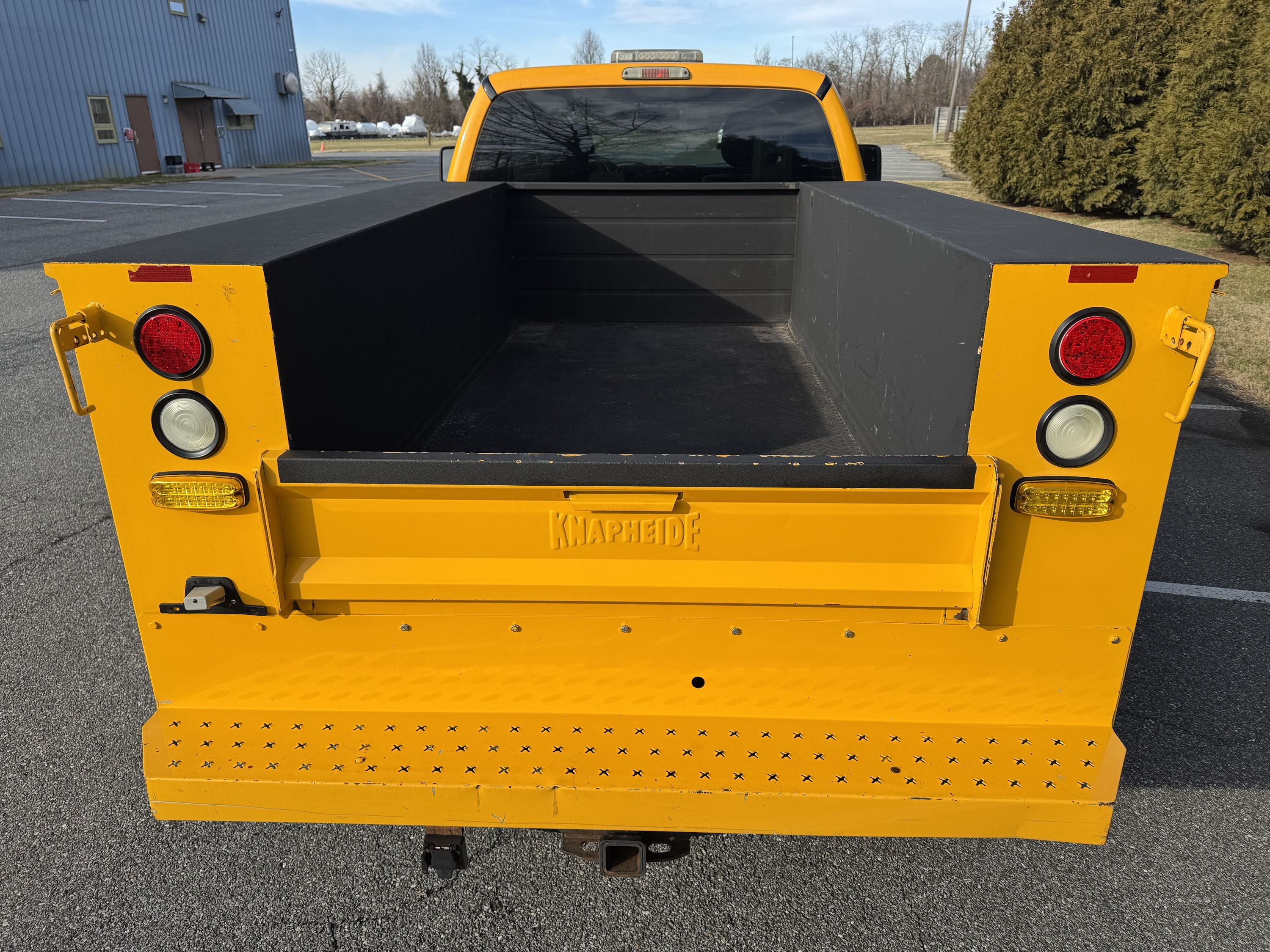 2015 Ford F250XL Utility 4x4 - Image 9