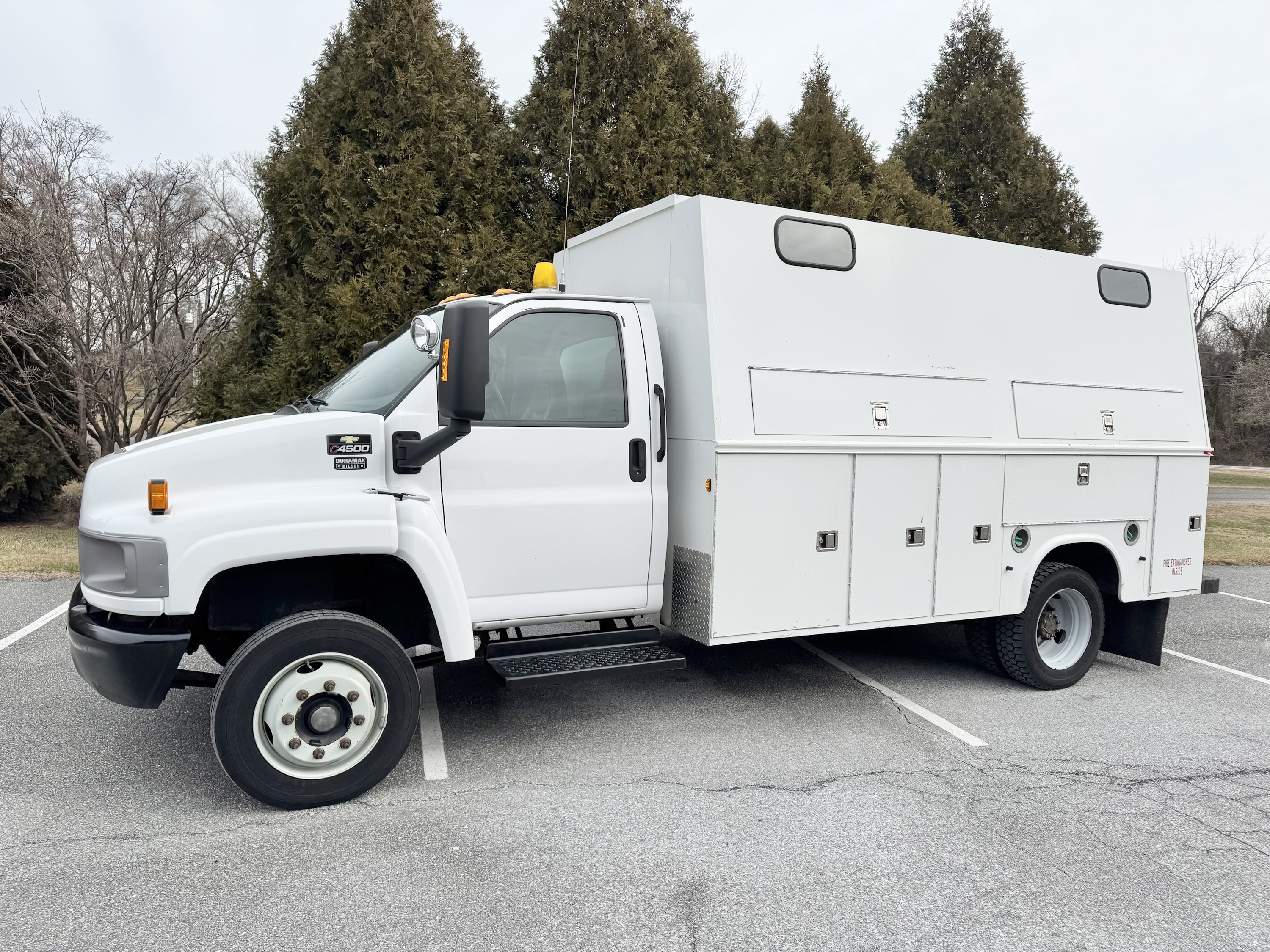 MEGA UTILITY TRUCK πΊπΈ 2007 GMC C4500 - Image 2