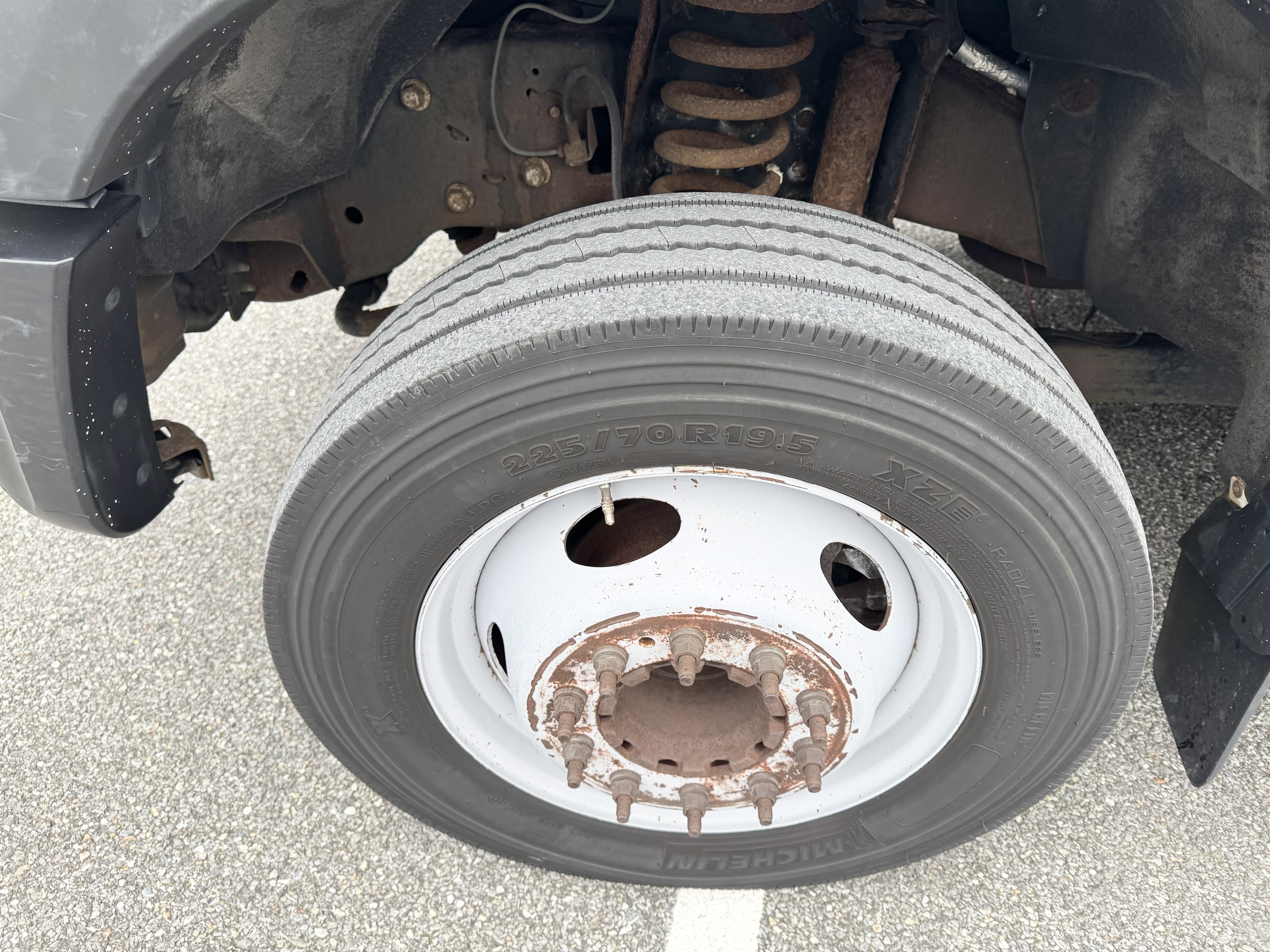 2011 Ford F450 XL - Image 33