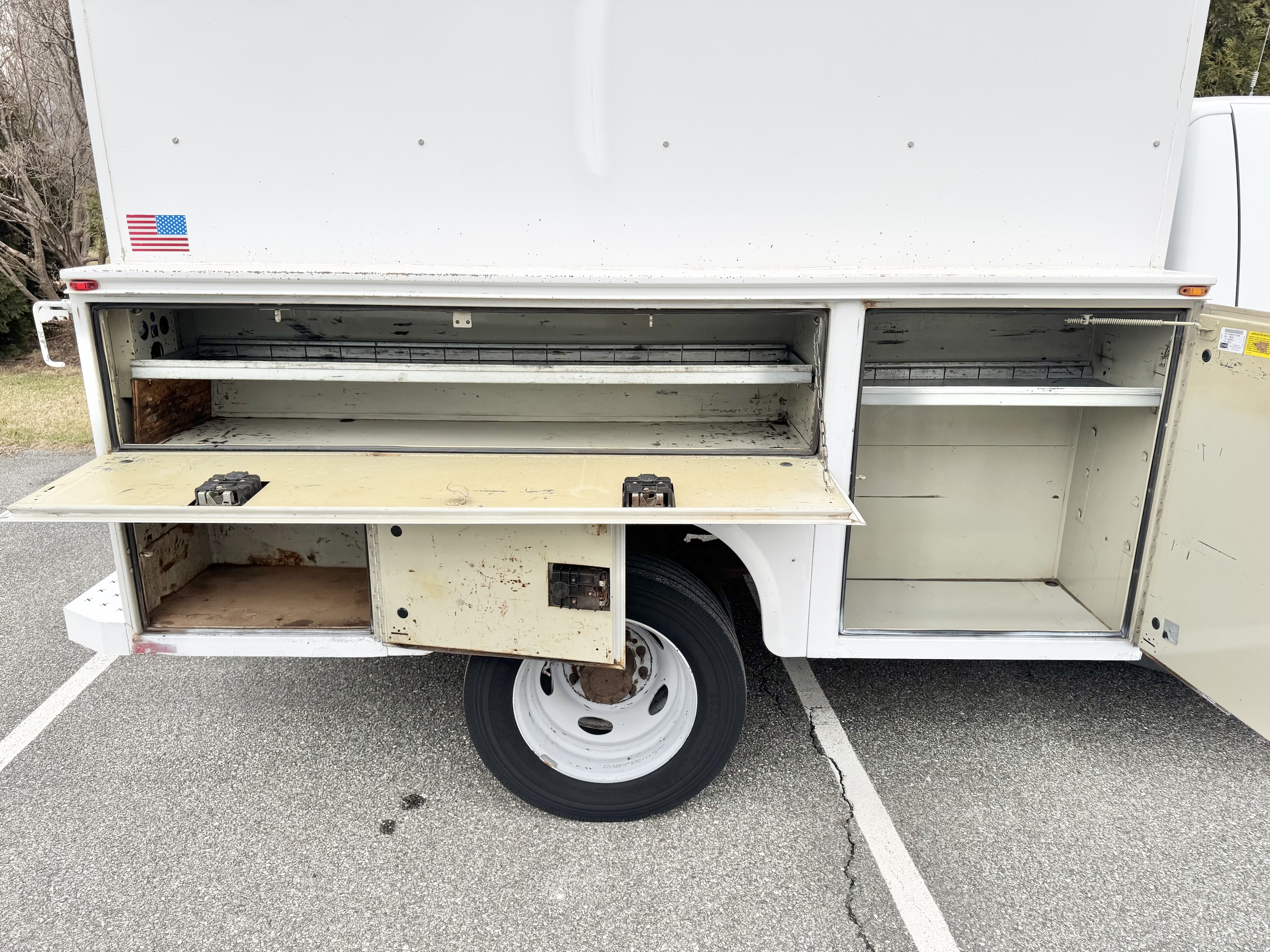2011 Ford F450 XL - Image 21