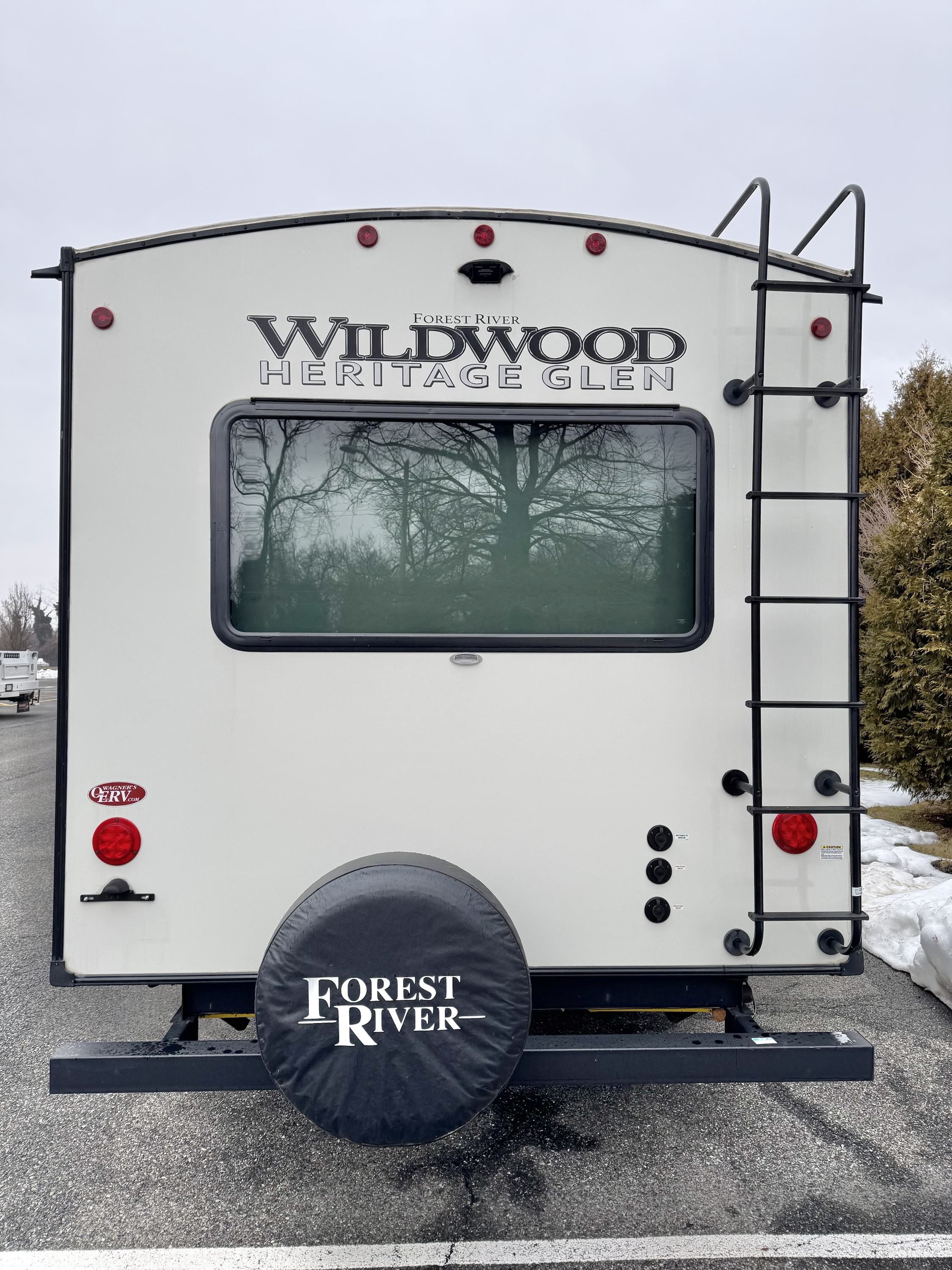 2022 Wildwood Heritage Glen Camper - Image 30