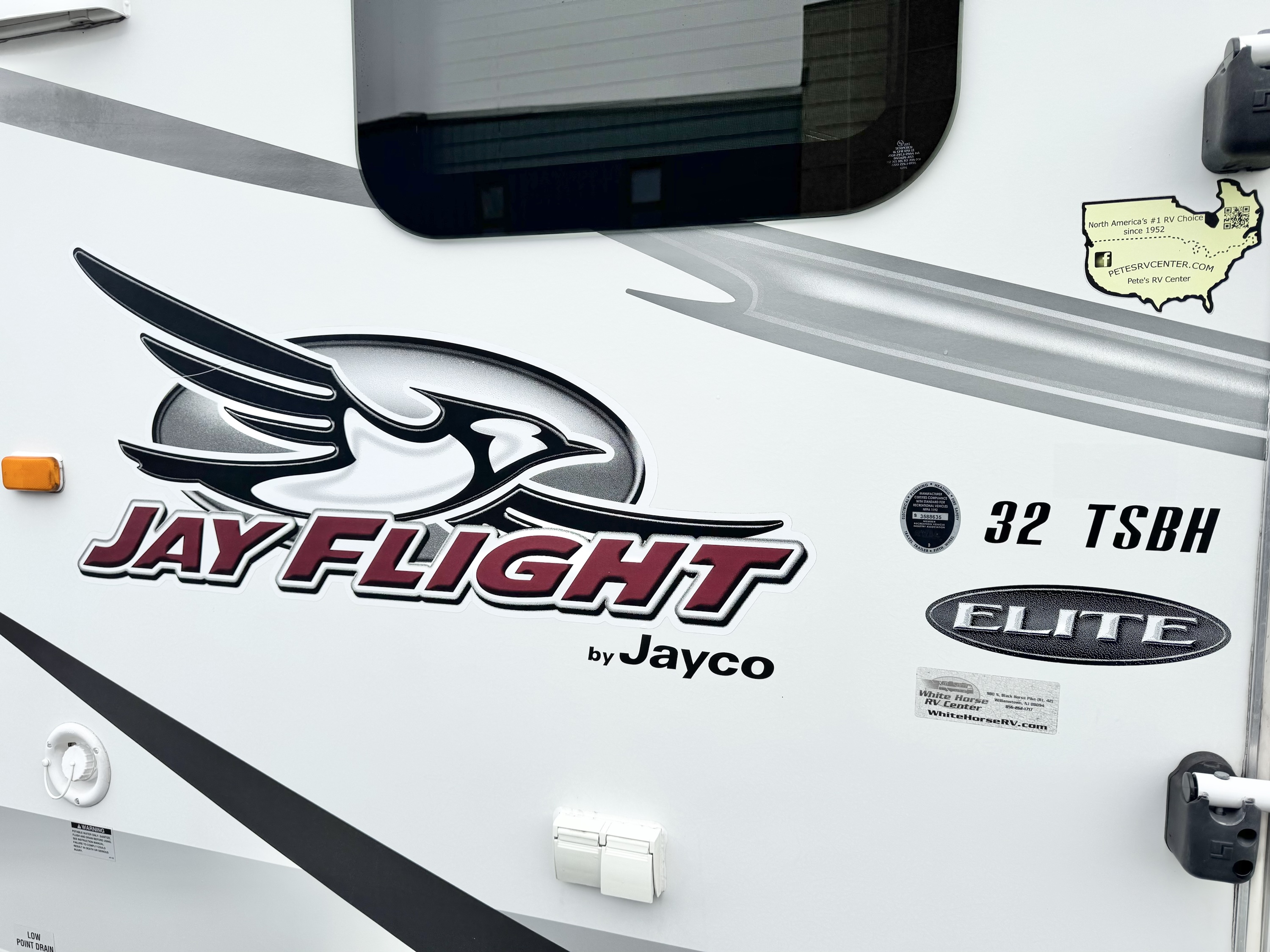 2015 Jayco JayFlight Elite 32 Camper - Image 28