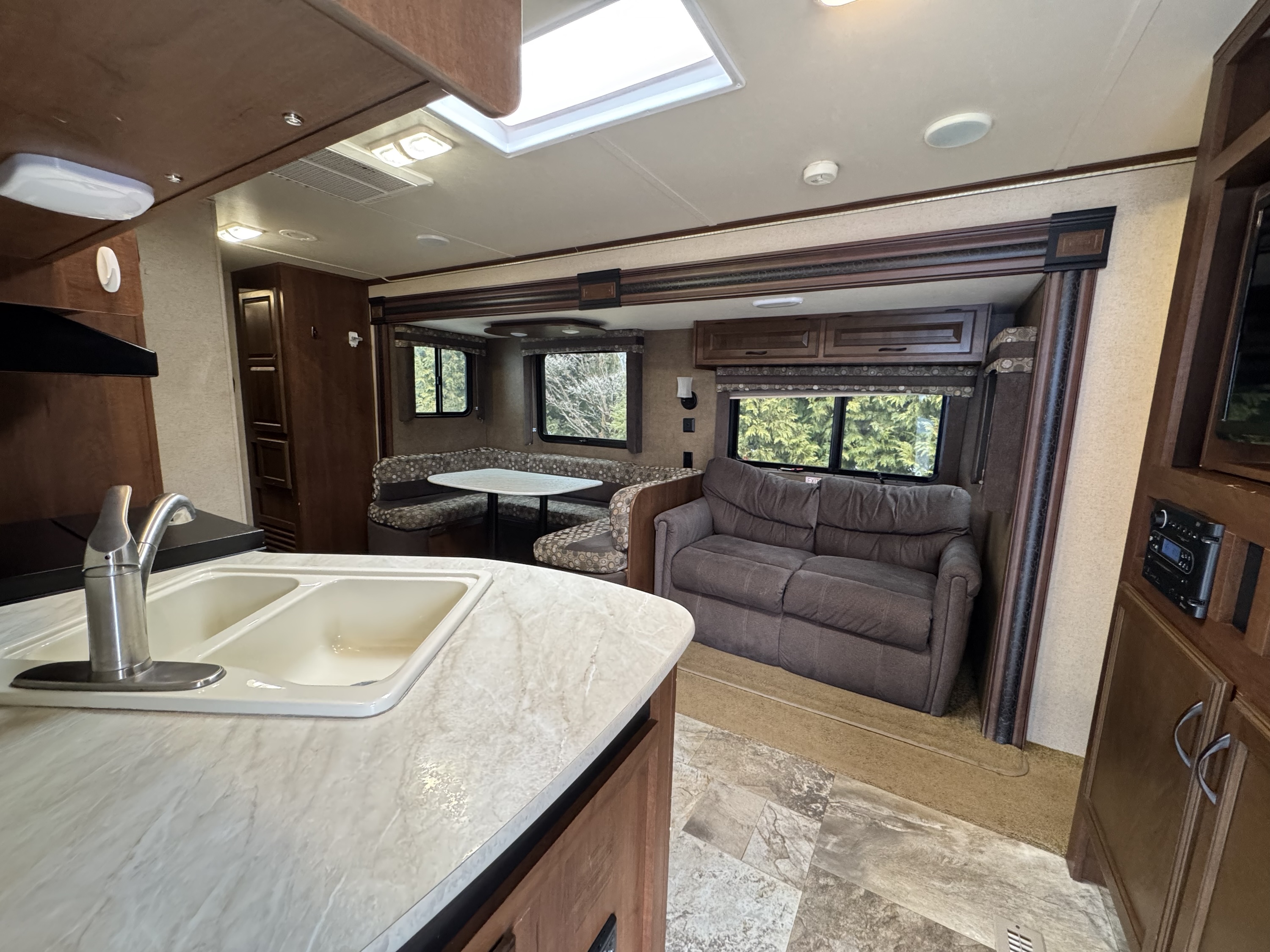 2015 Jayco JayFlight Elite 32 Camper - Image 9