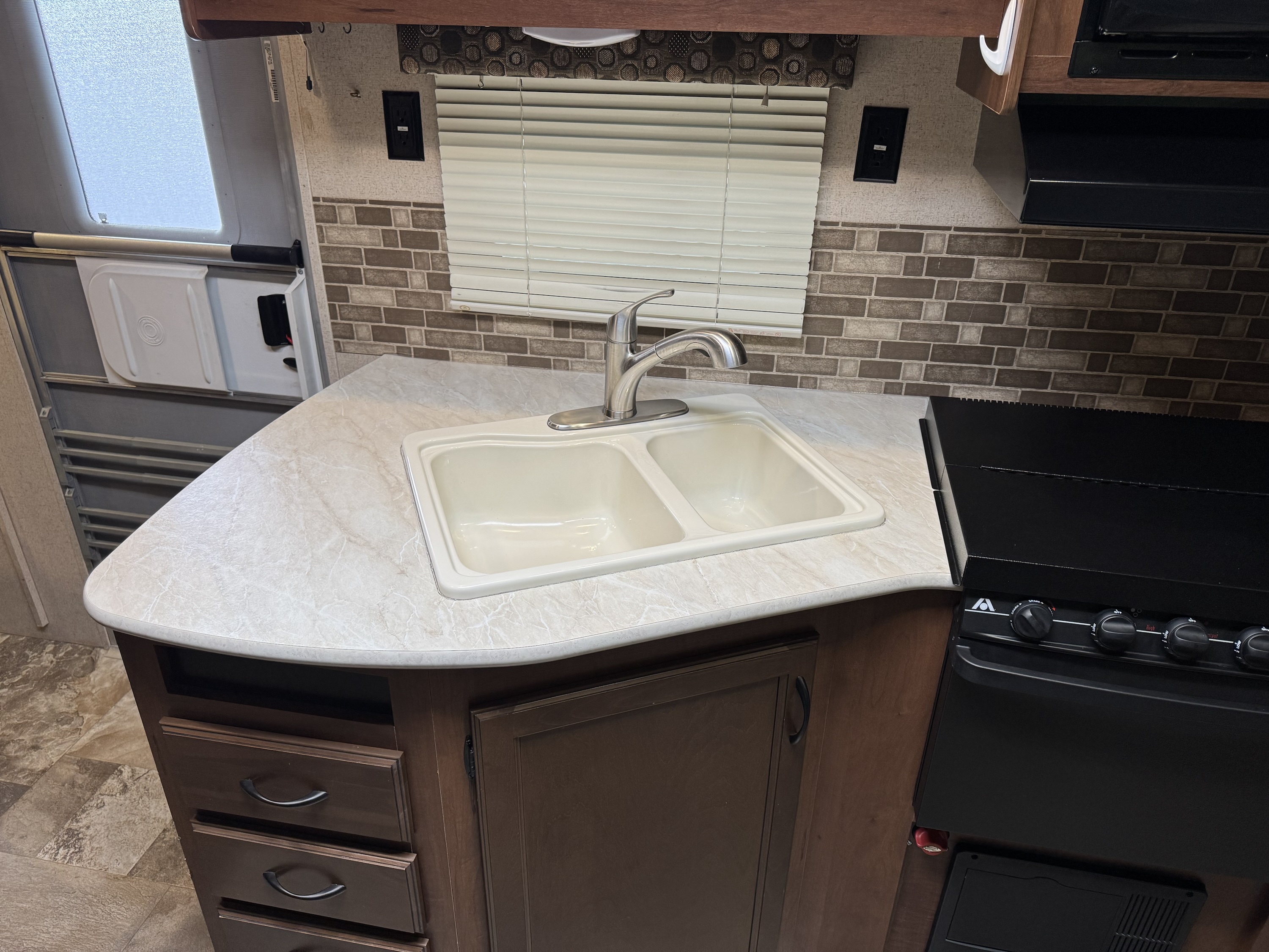 2015 Jayco JayFlight Elite 32 Camper - Image 12