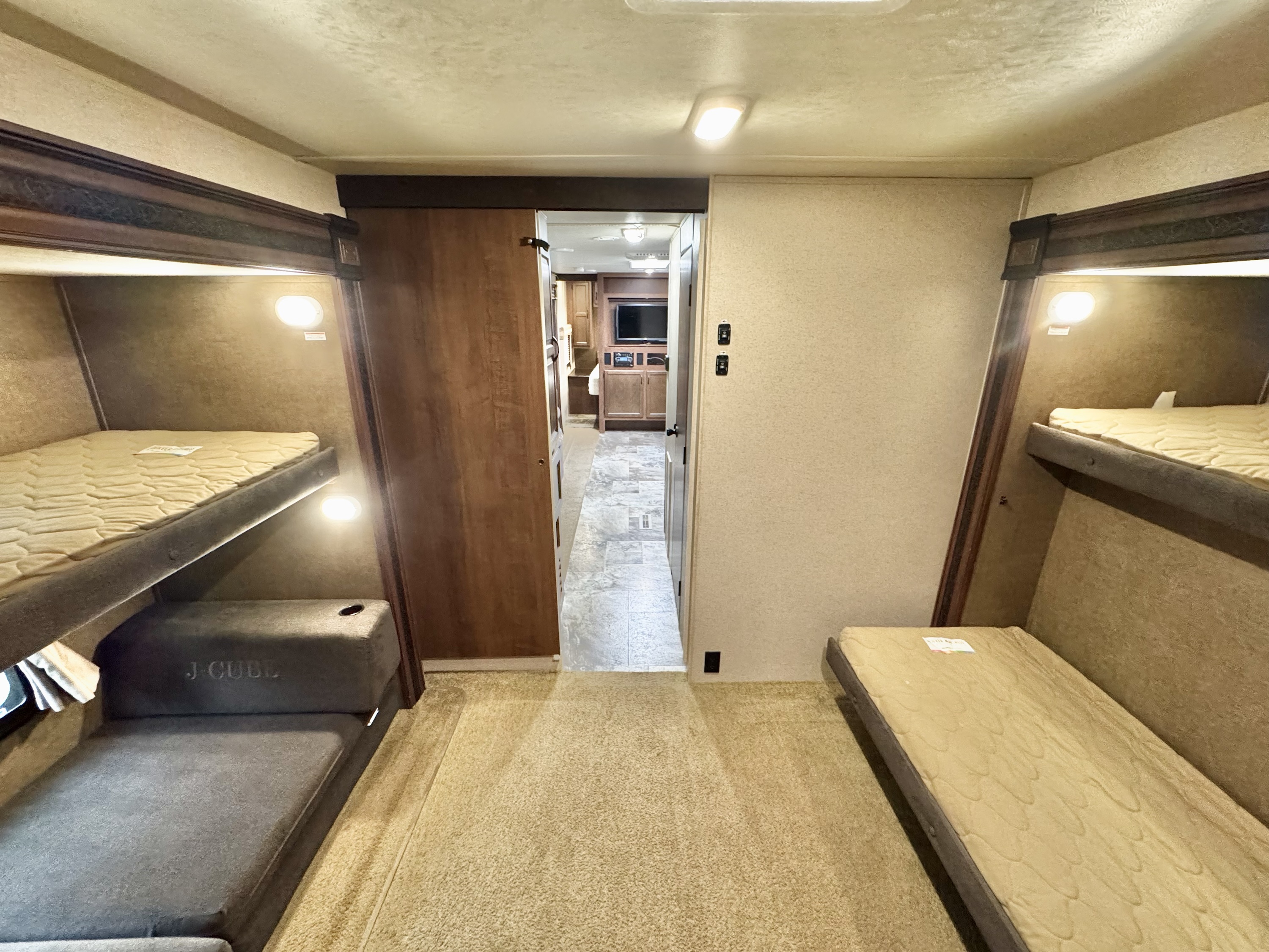 2015 Jayco JayFlight Elite 32 Camper - Image 17