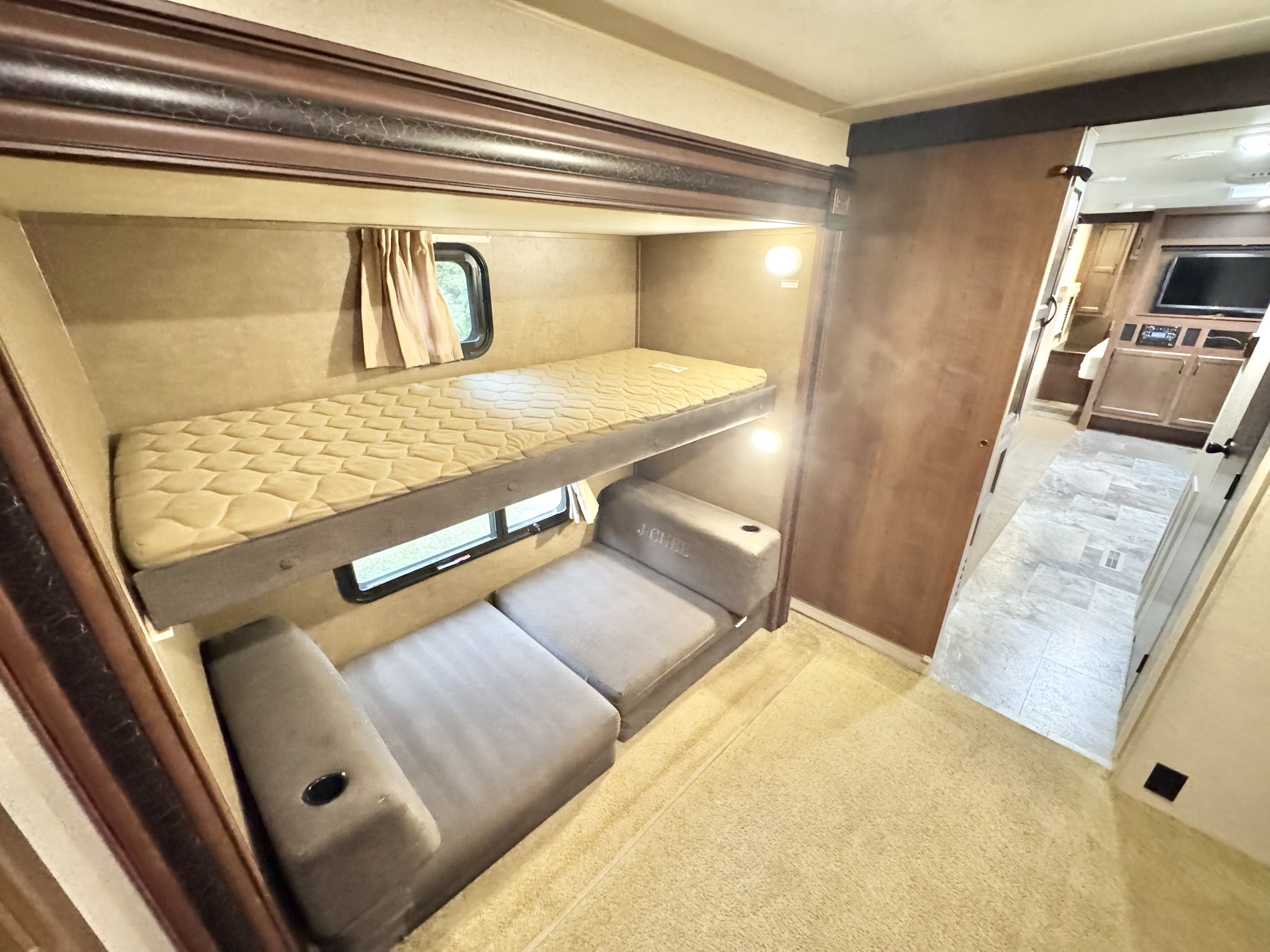 2015 Jayco JayFlight Elite 32 Camper - Image 15