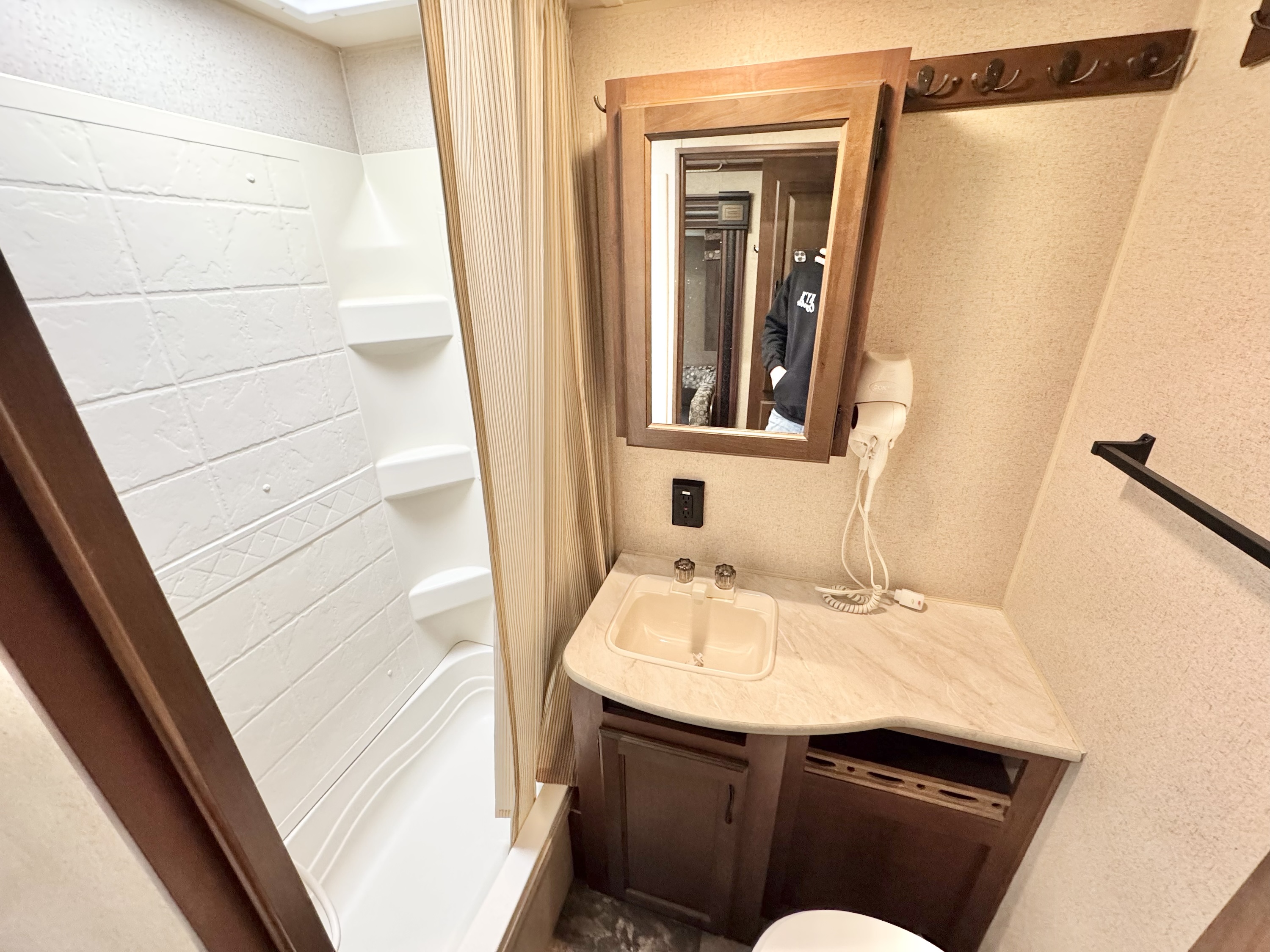 2015 Jayco JayFlight Elite 32 Camper - Image 21