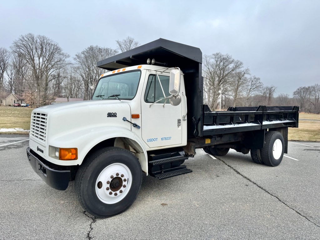2000 International 4900 Dump Truck