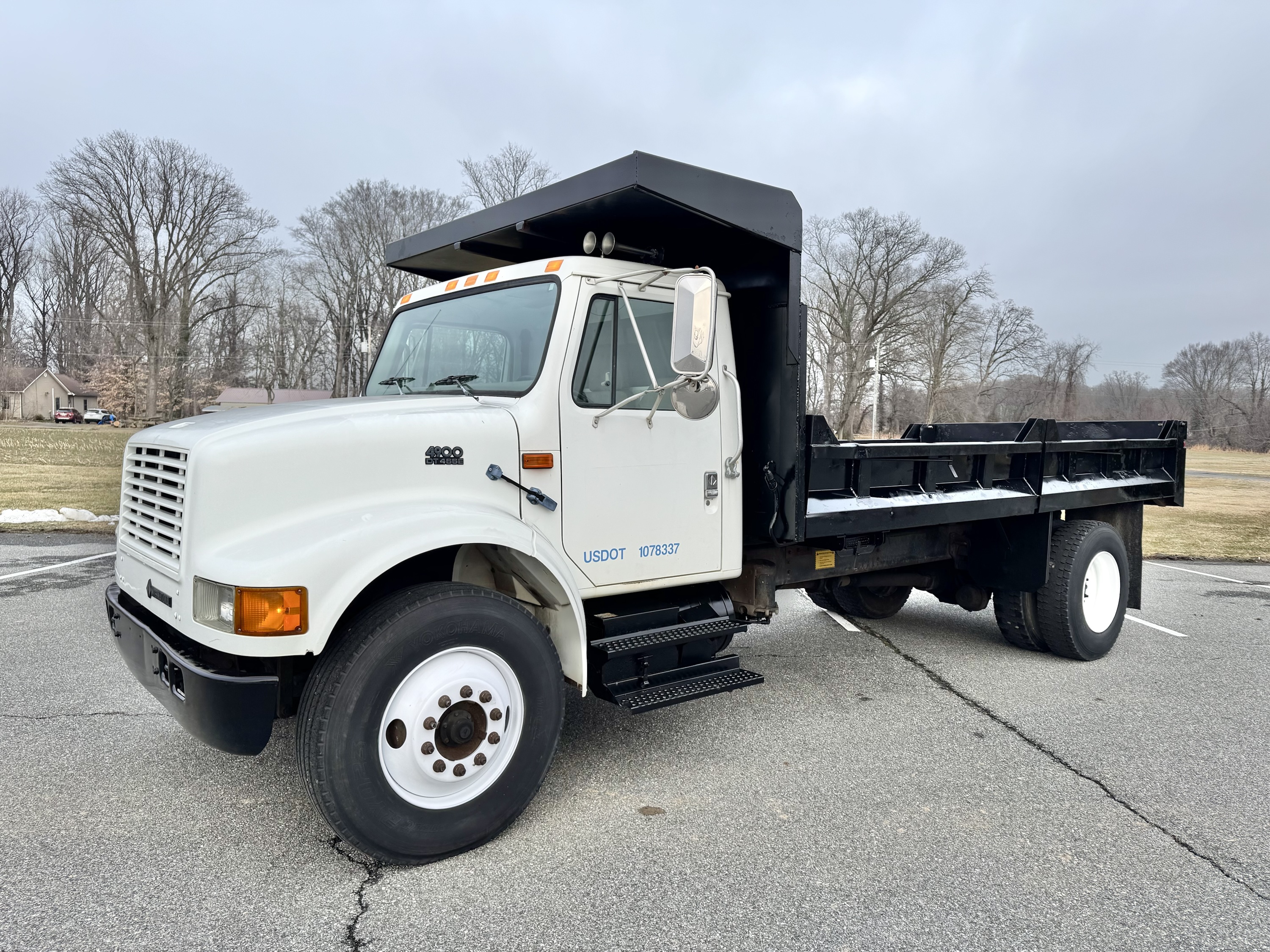 2000 International 4900 Dump Truck