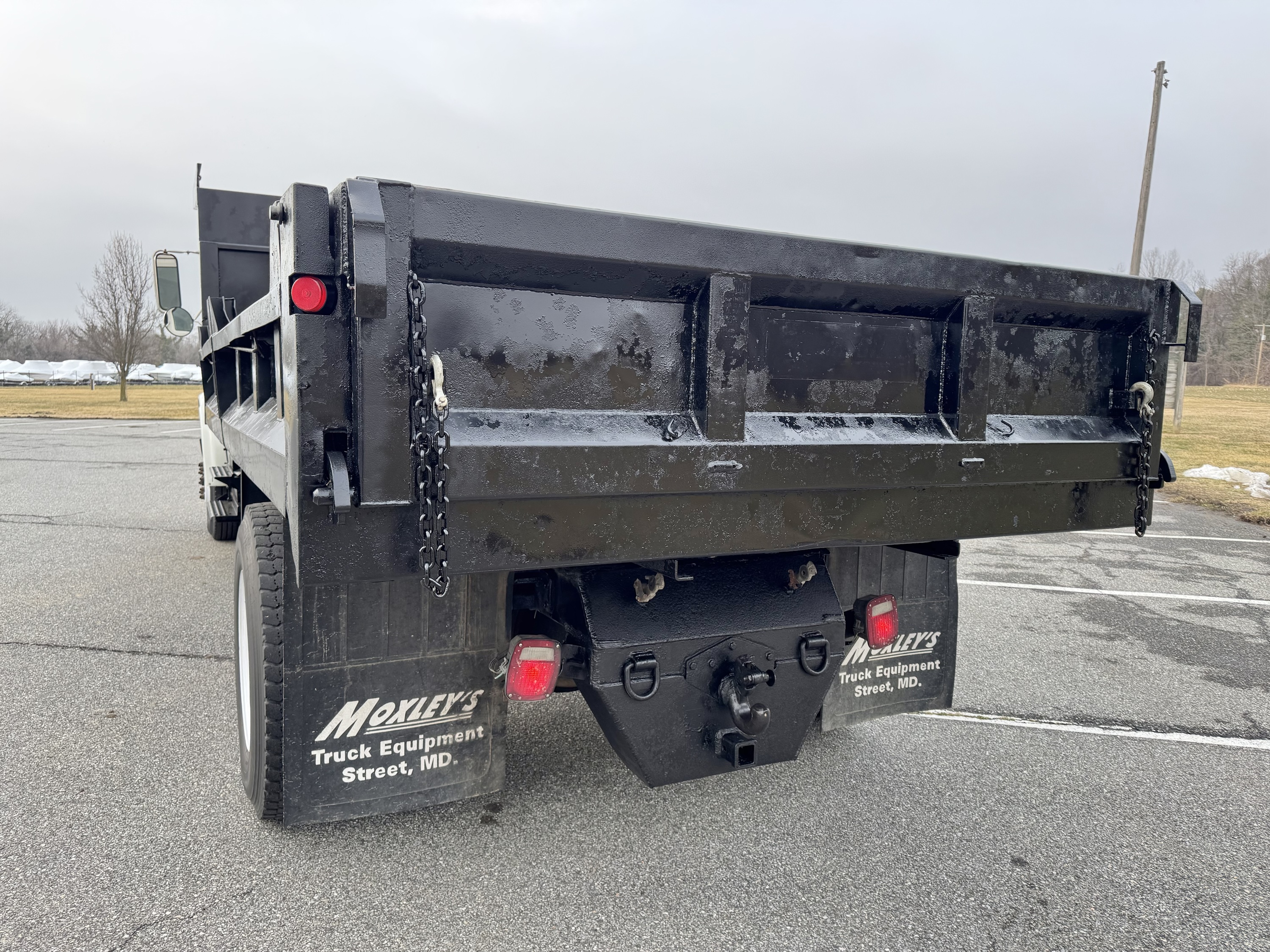 2000 International 4900 Dump Truck - Image 3