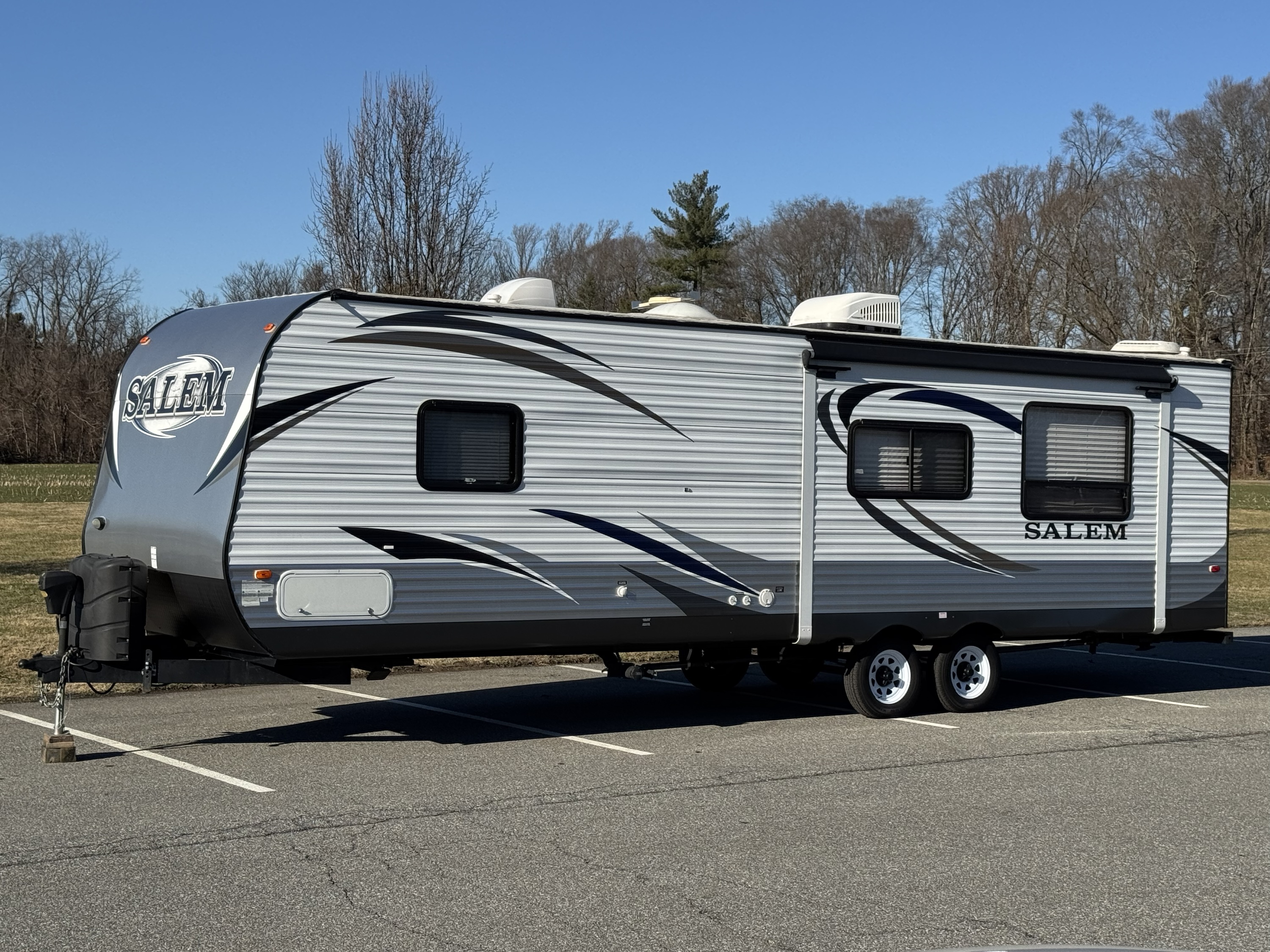 2015 Salem by Forest River Couples Camper - Image 2