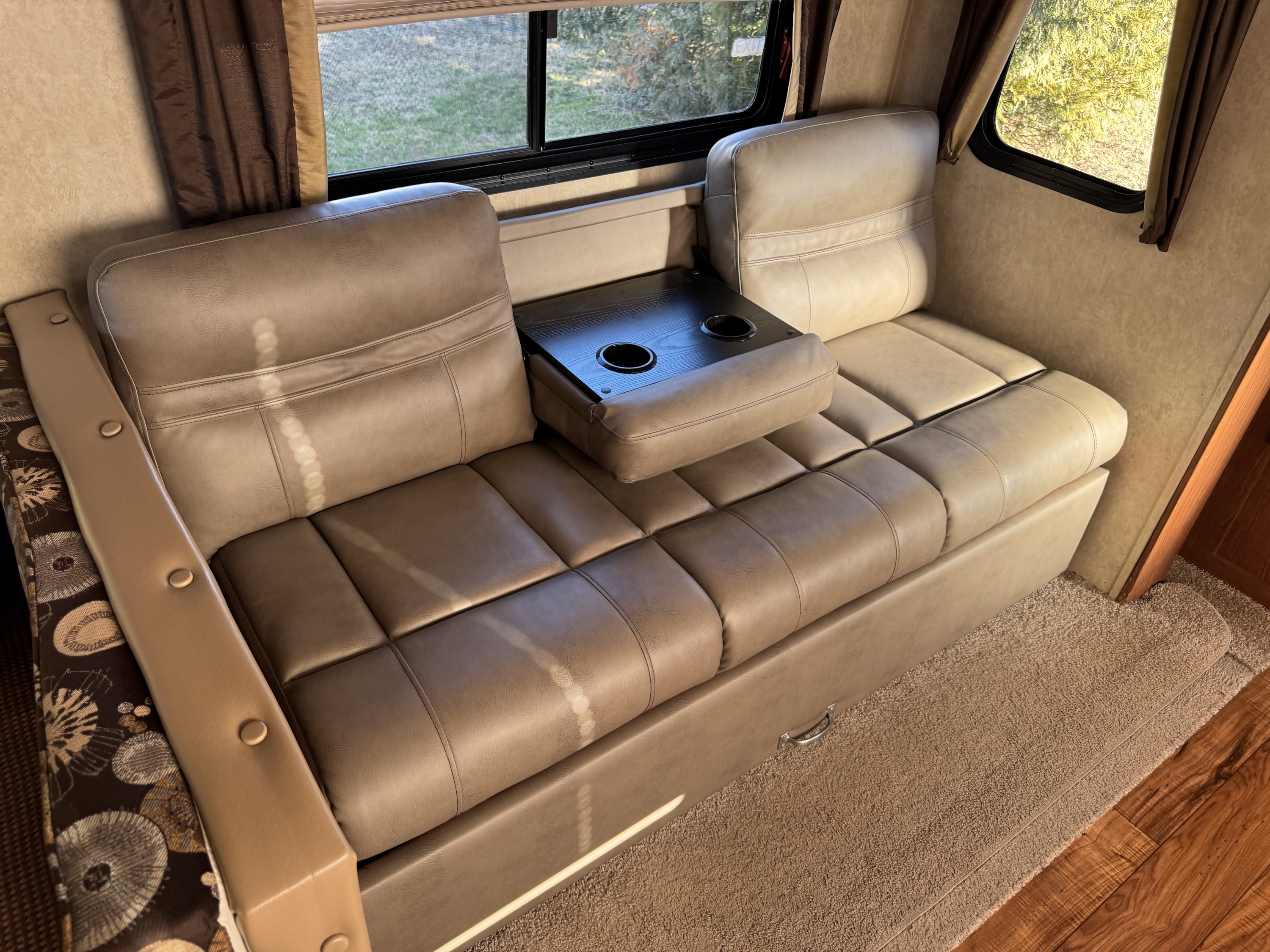 2015 Salem by Forest River Couples Camper - Image 19