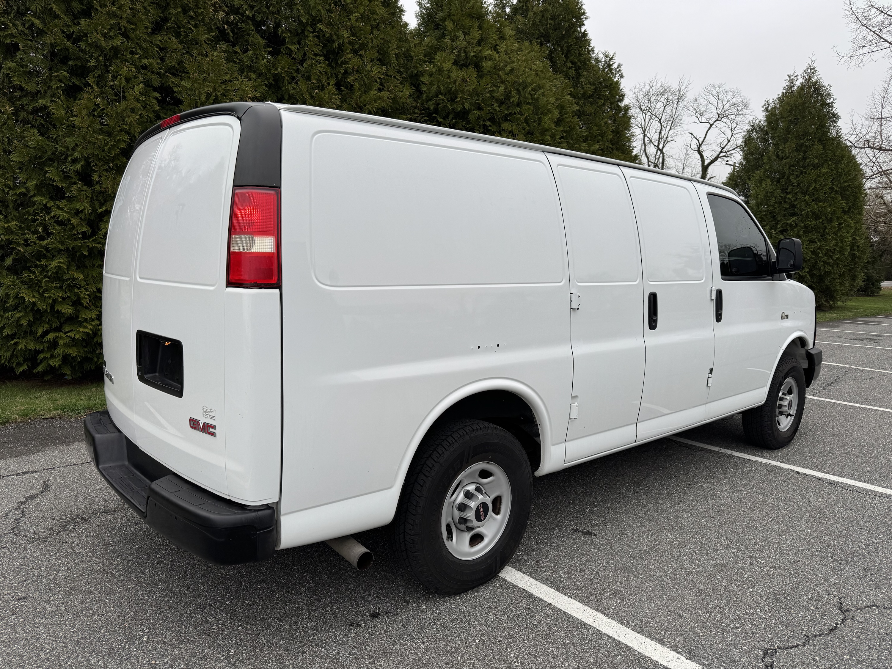 4x4 Prisoner Transport Van GMC Savana 2500 - Image 7