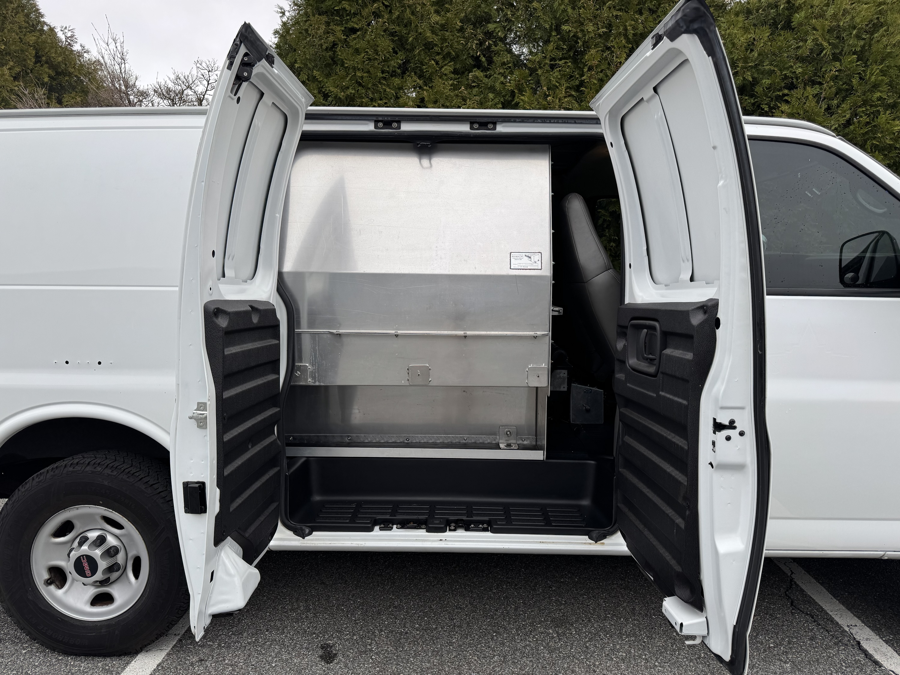 4x4 Prisoner Transport Van GMC Savana 2500 - Image 5