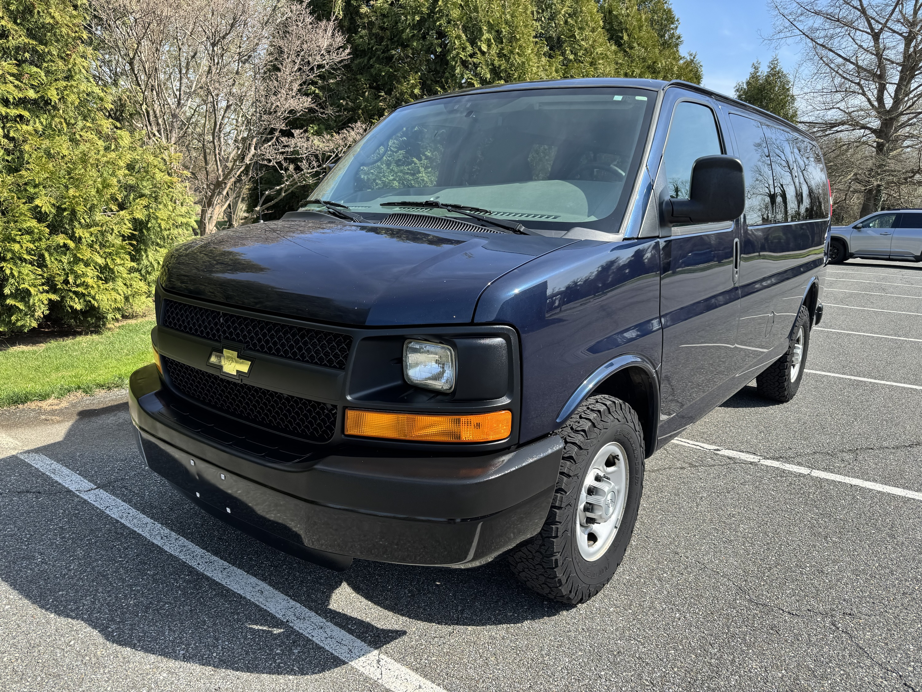 2015 Chevy Express 2500 Passenger - Image 9