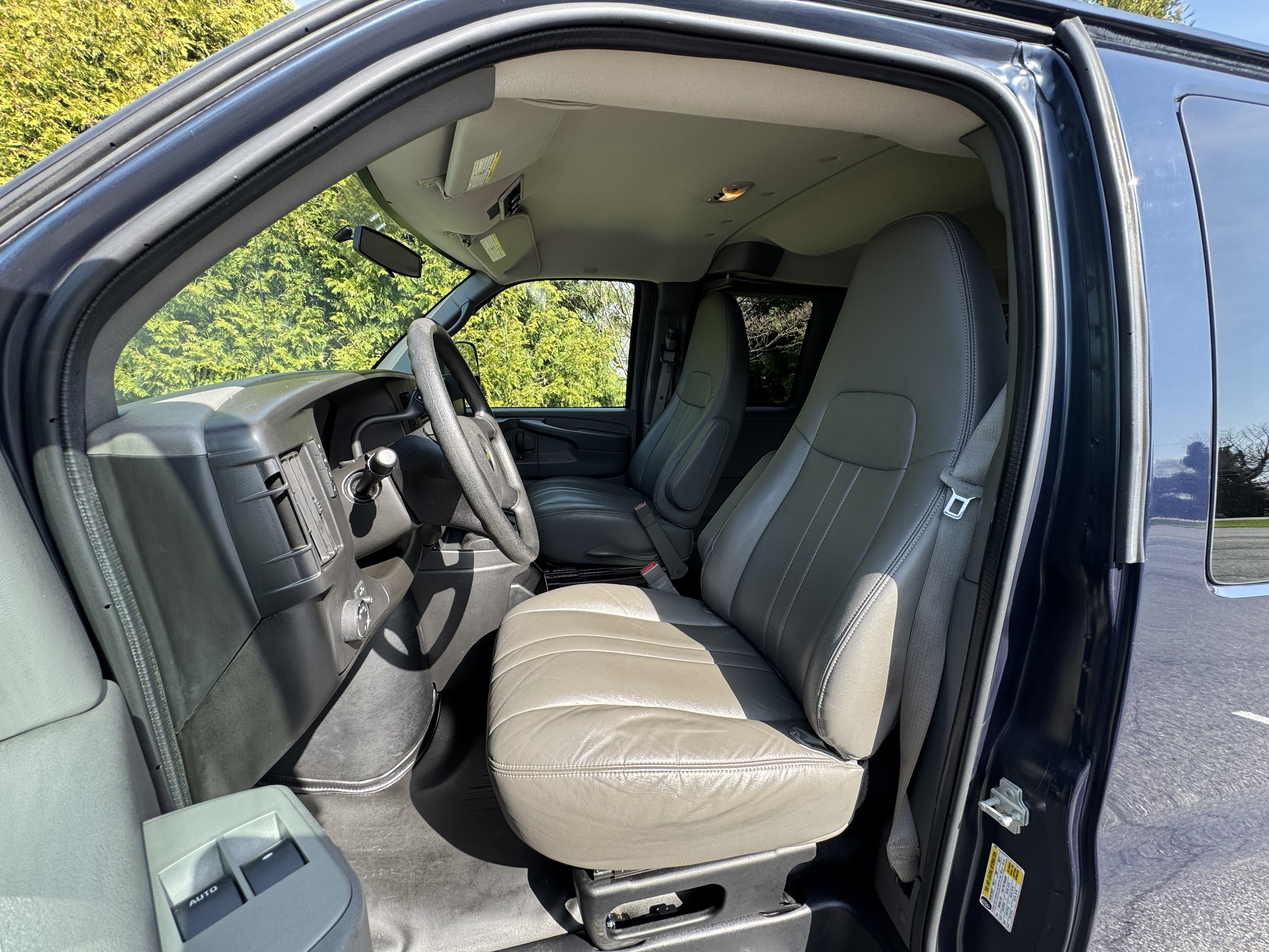 2015 Chevy Express 2500 Passenger - Image 18
