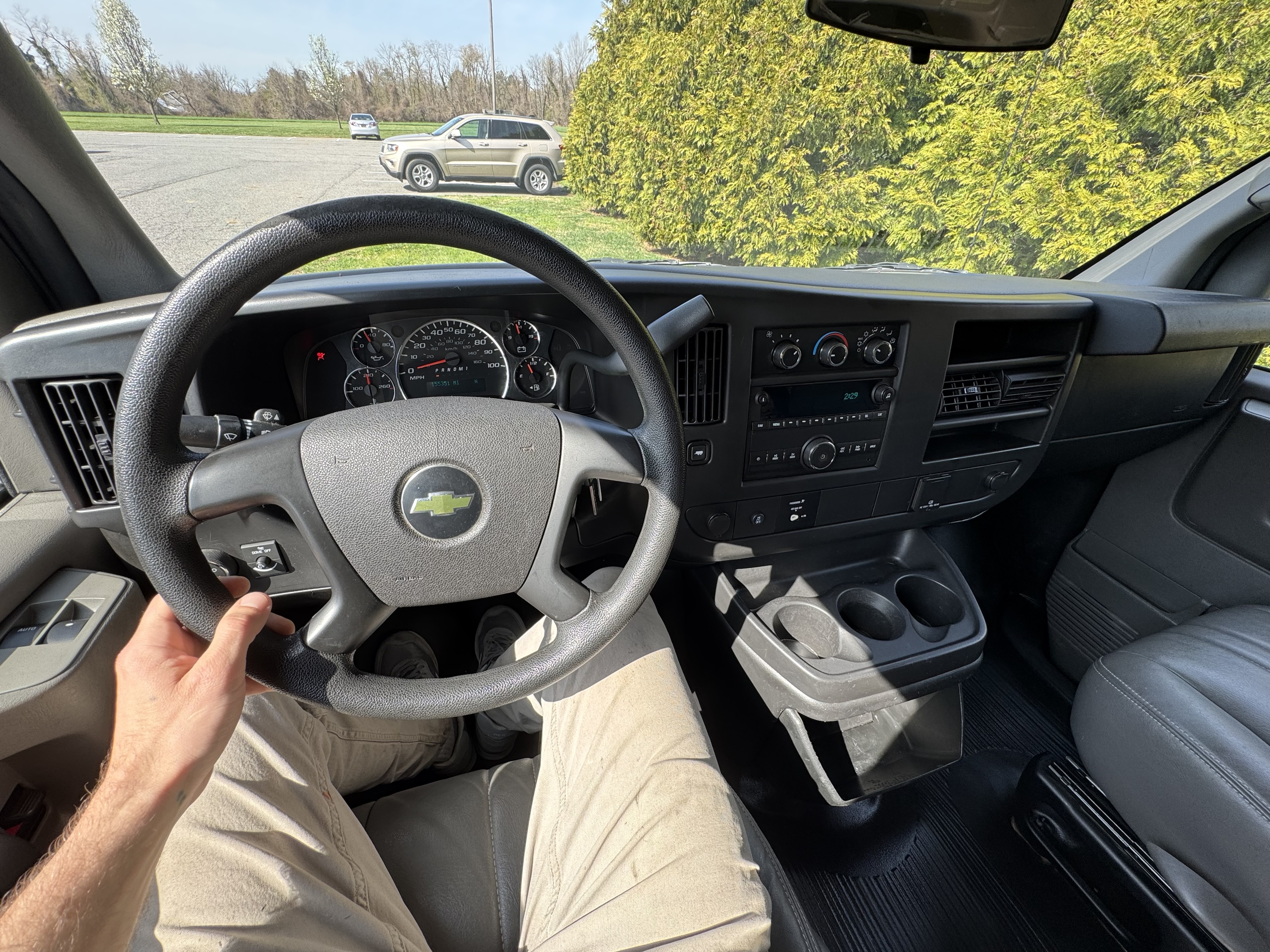 2015 Chevy Express 2500 Passenger - Image 19