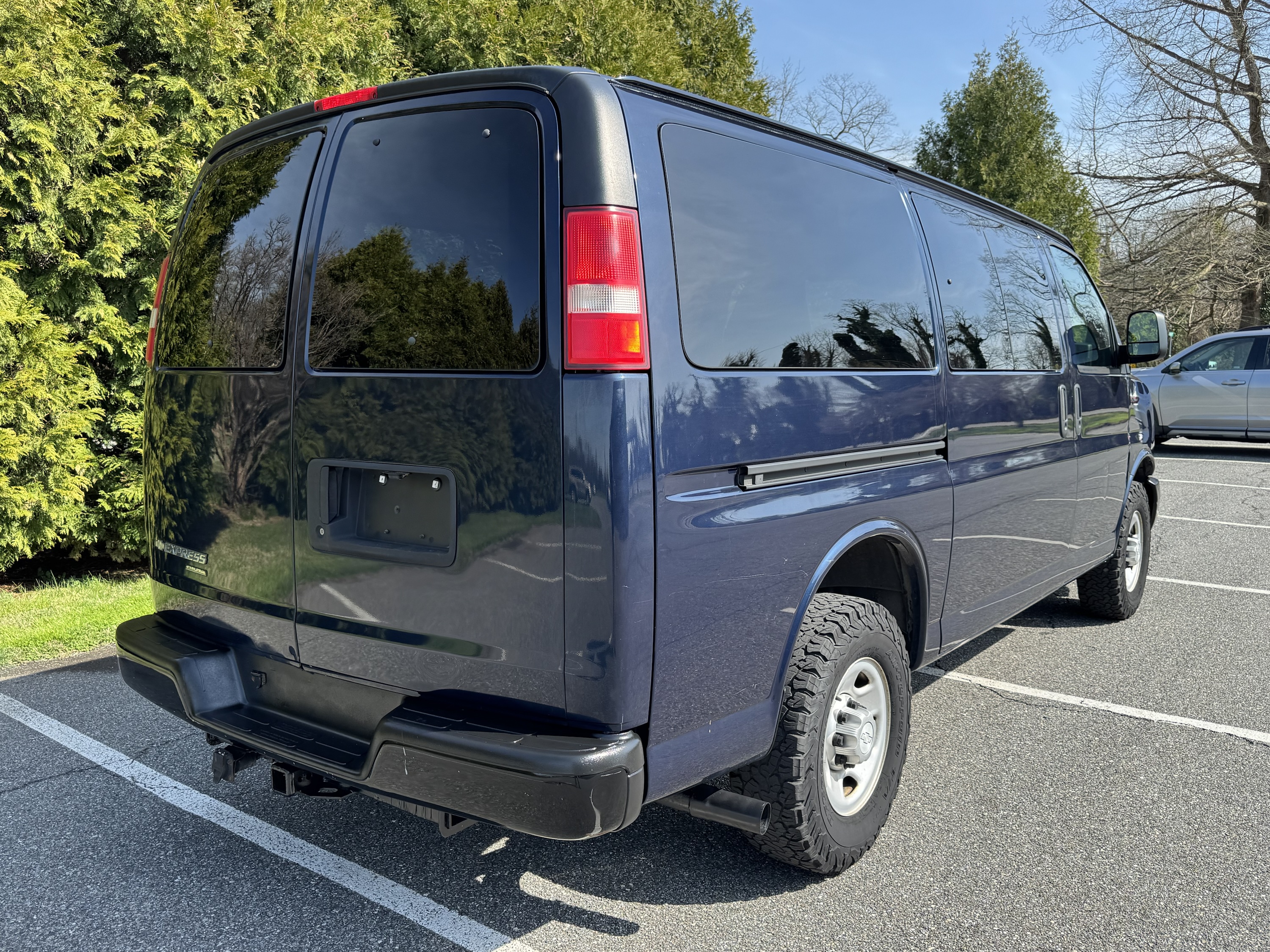 2015 Chevy Express 2500 Passenger - Image 4