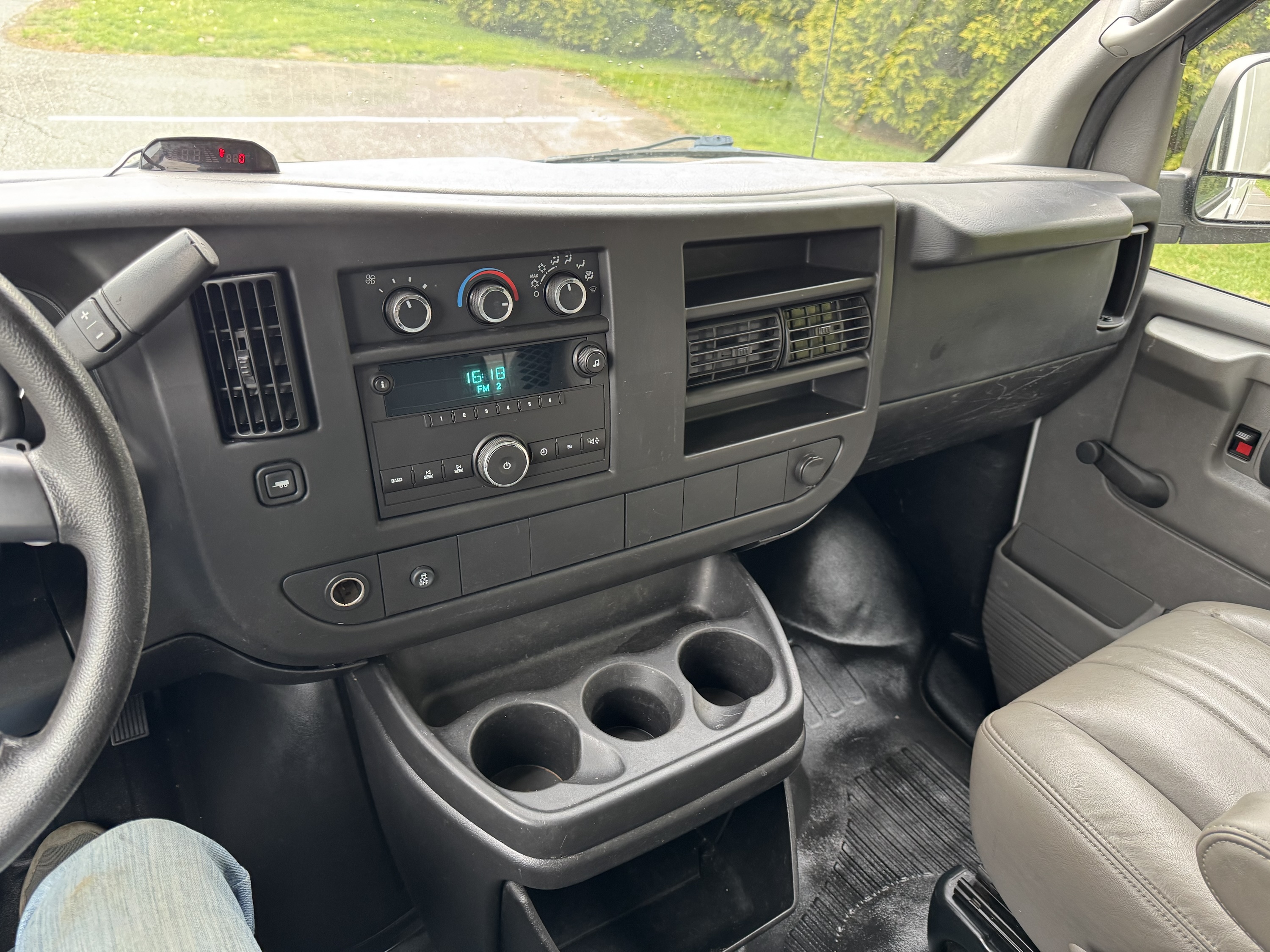 2013 Chevy 2500 Work Van - Image 14
