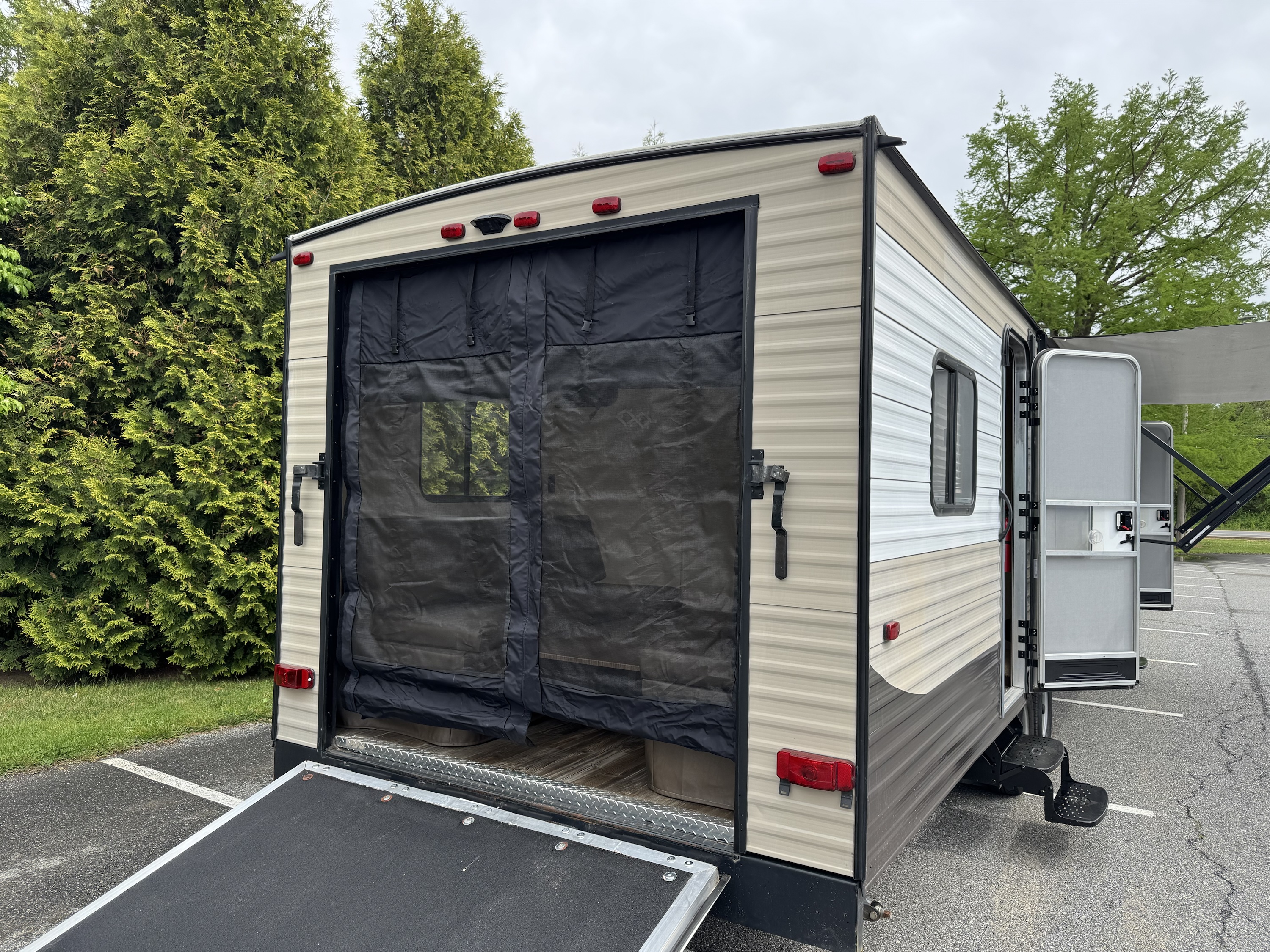 Toy Hauler 2016 Greywolf by Forest River 27RR - Image 6