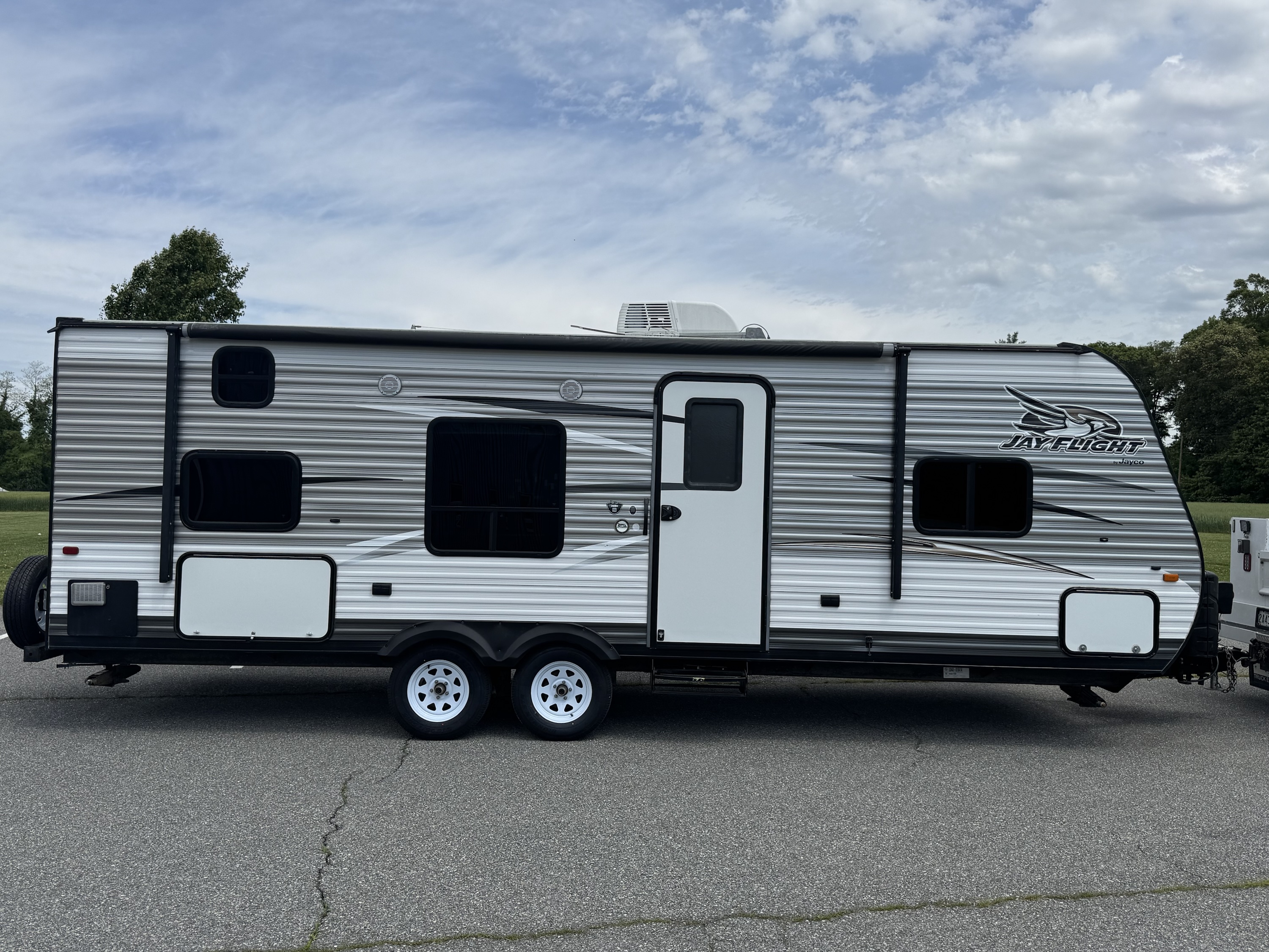 2016 Jayco Jay Flight Family Camper! - Image 2