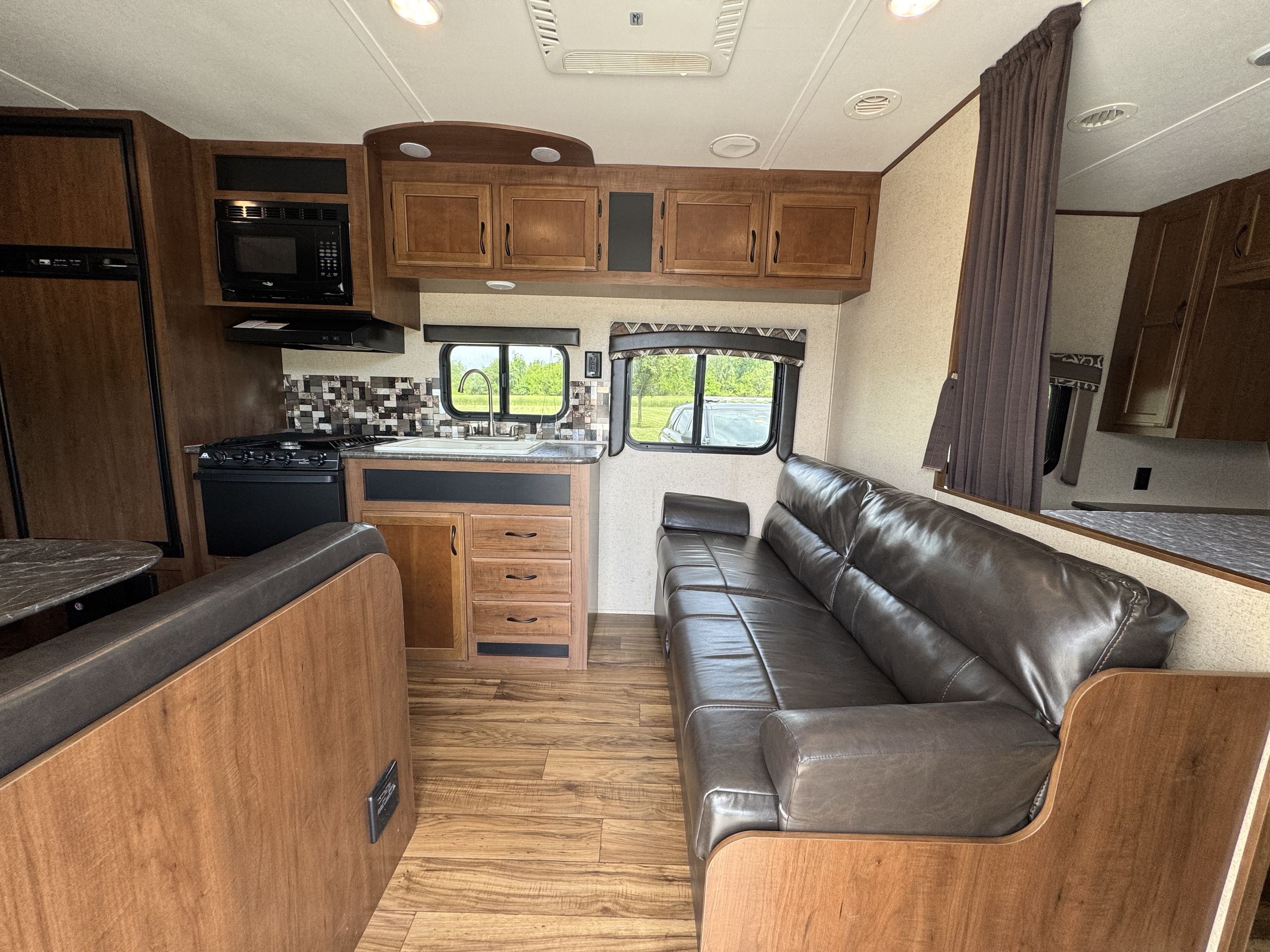 2016 Jayco Jay Flight Family Camper! - Image 6