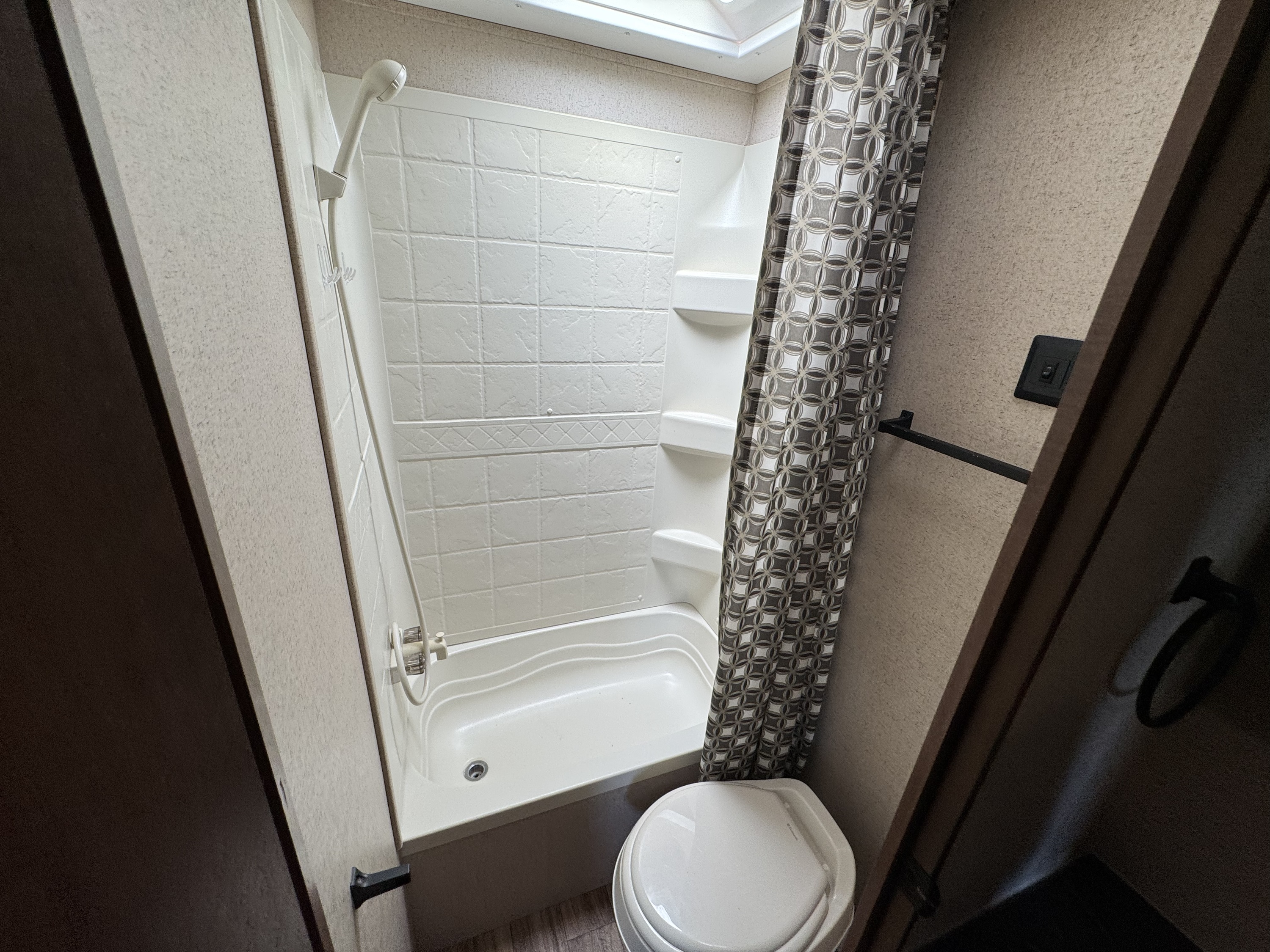 2016 Jayco Jay Flight Family Camper! - Image 13
