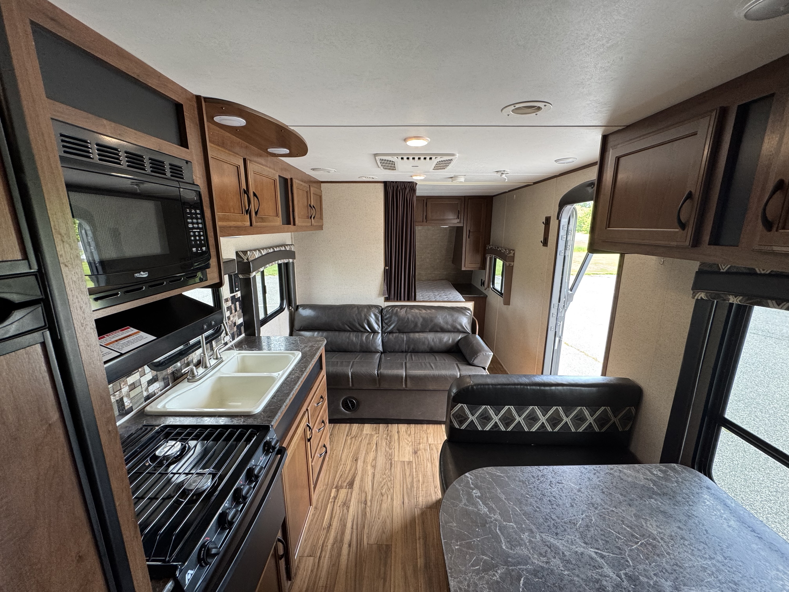 2016 Jayco Jay Flight Family Camper! - Image 14