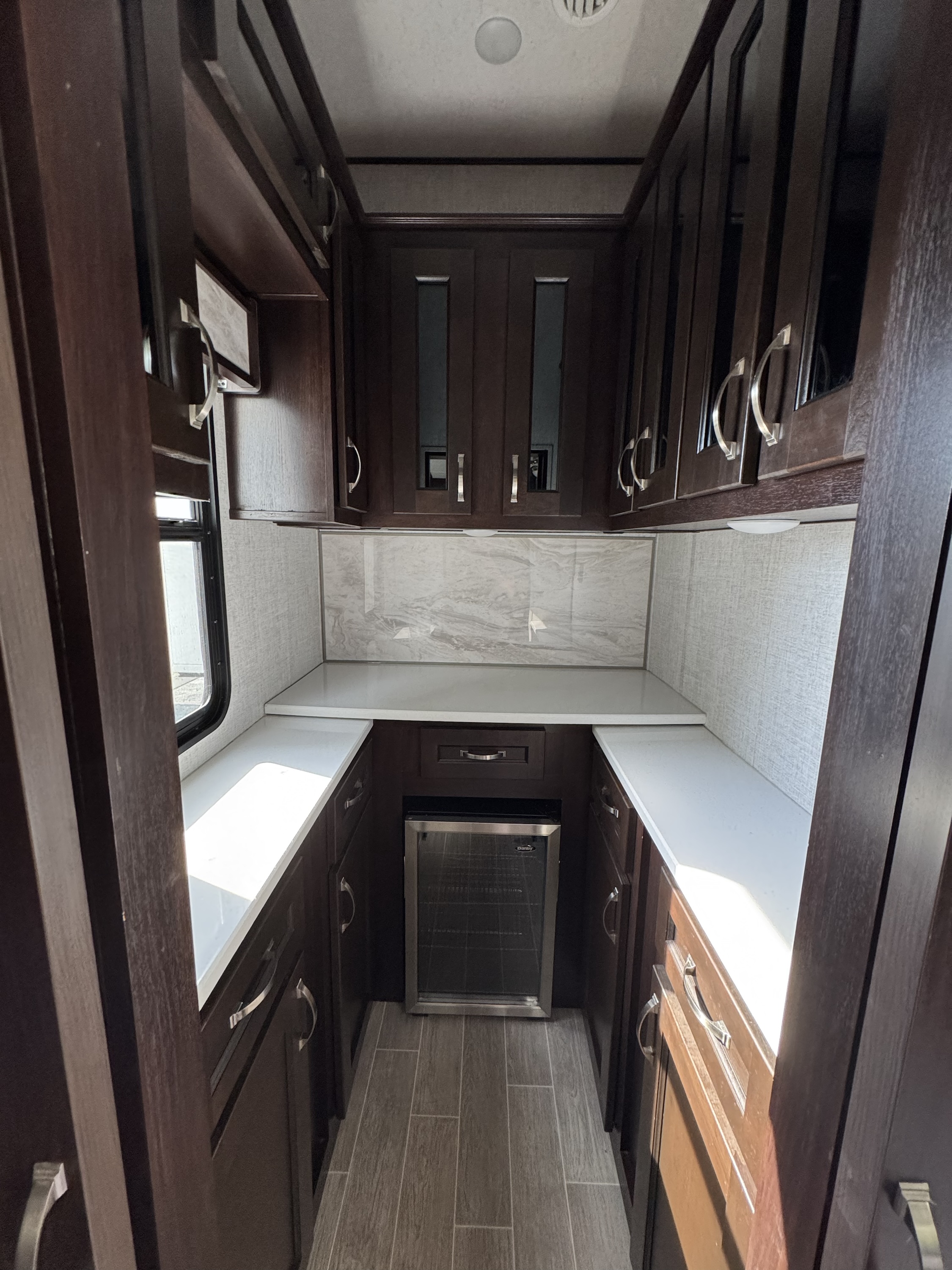 2021 Columbus 5th Wheel Camper - Image 16