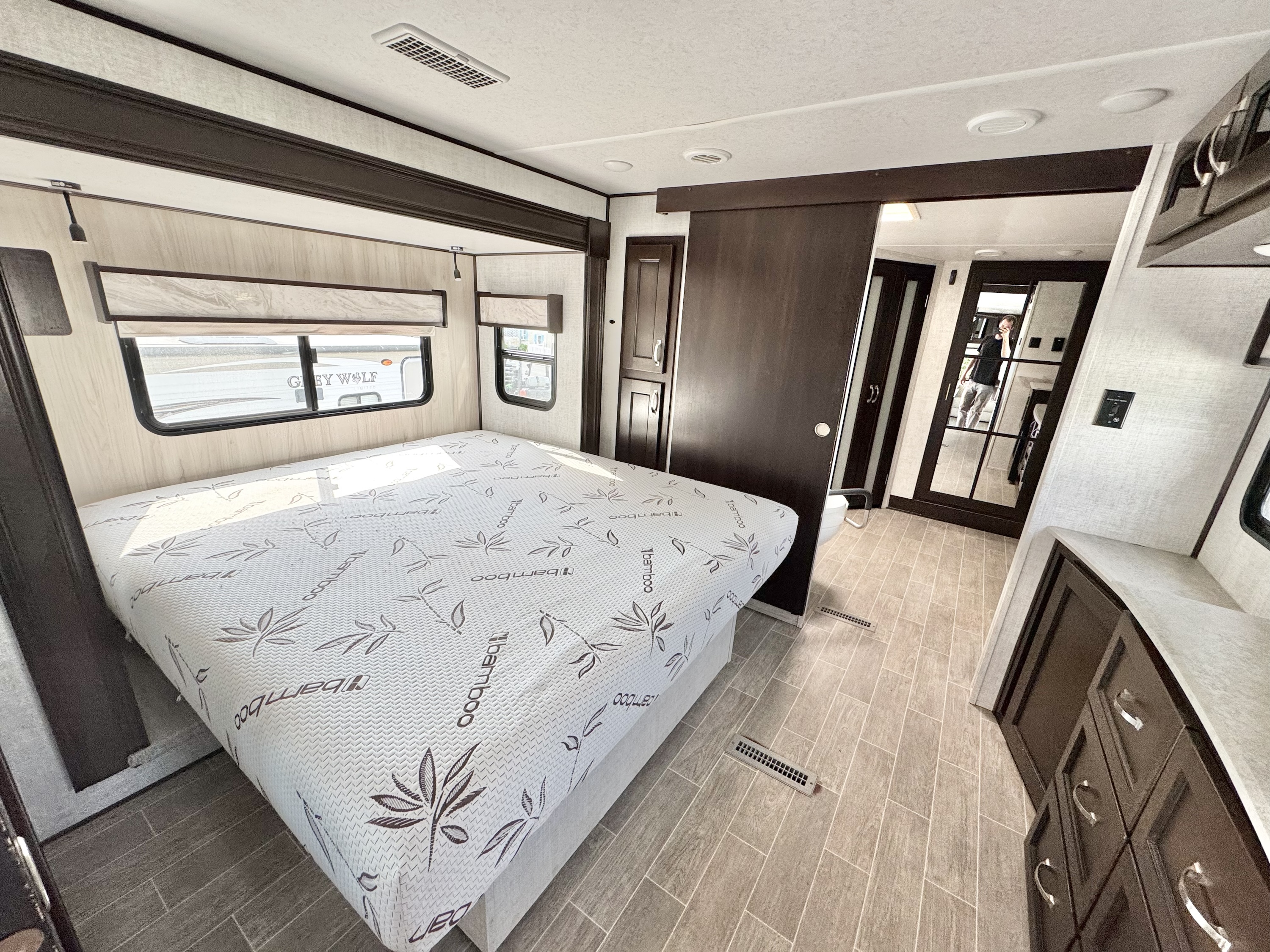2021 Columbus 5th Wheel Camper - Image 17