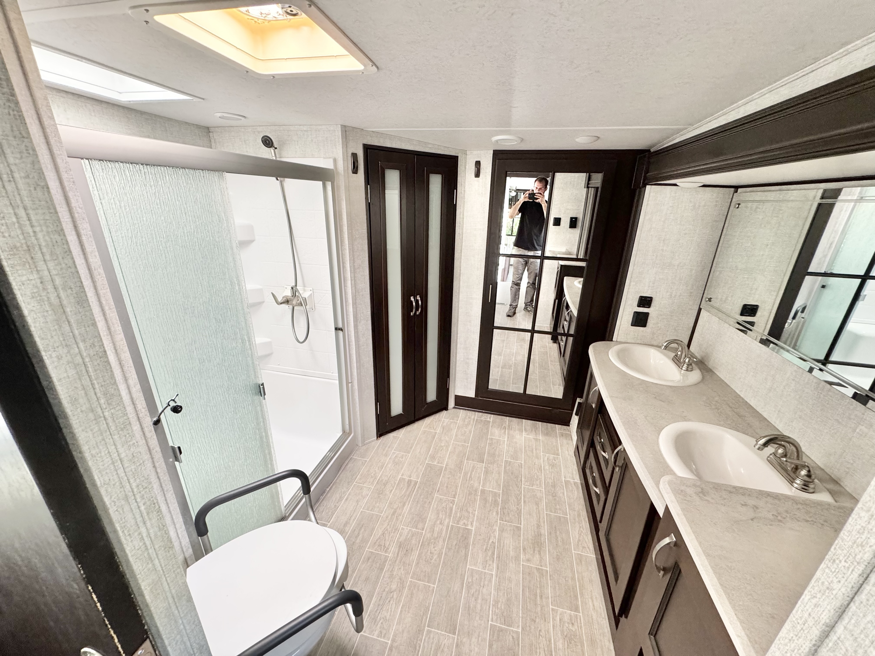 2021 Columbus 5th Wheel Camper - Image 19