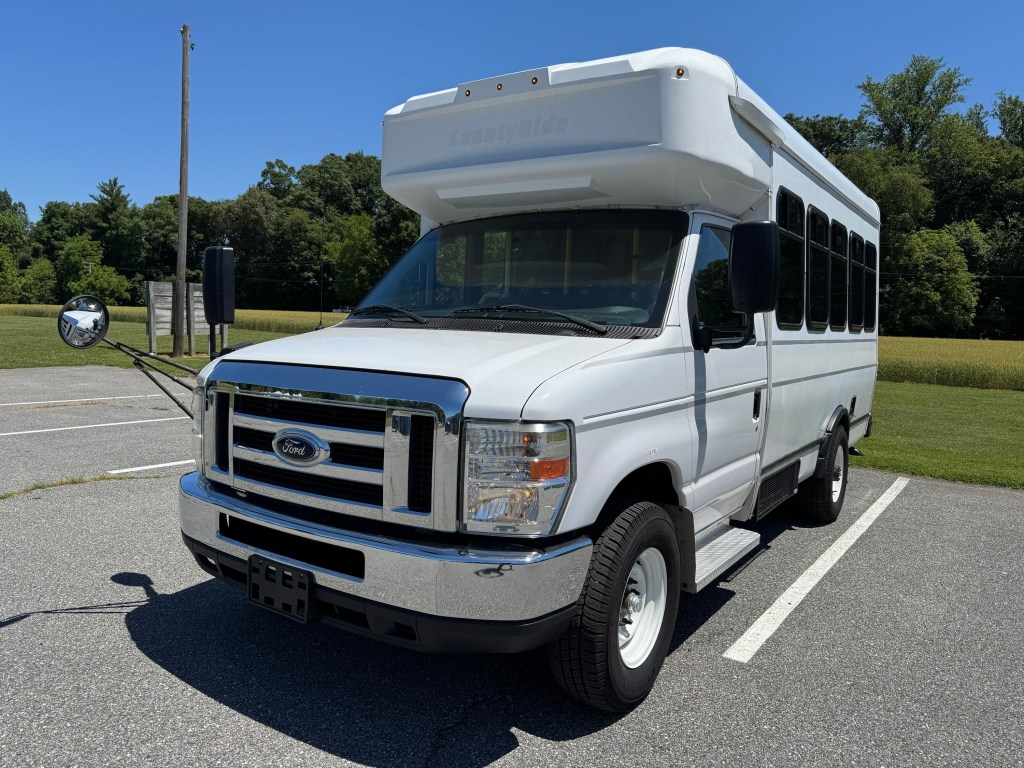 2016 Ford Econoline Van • E350 Super Duty Cutaway