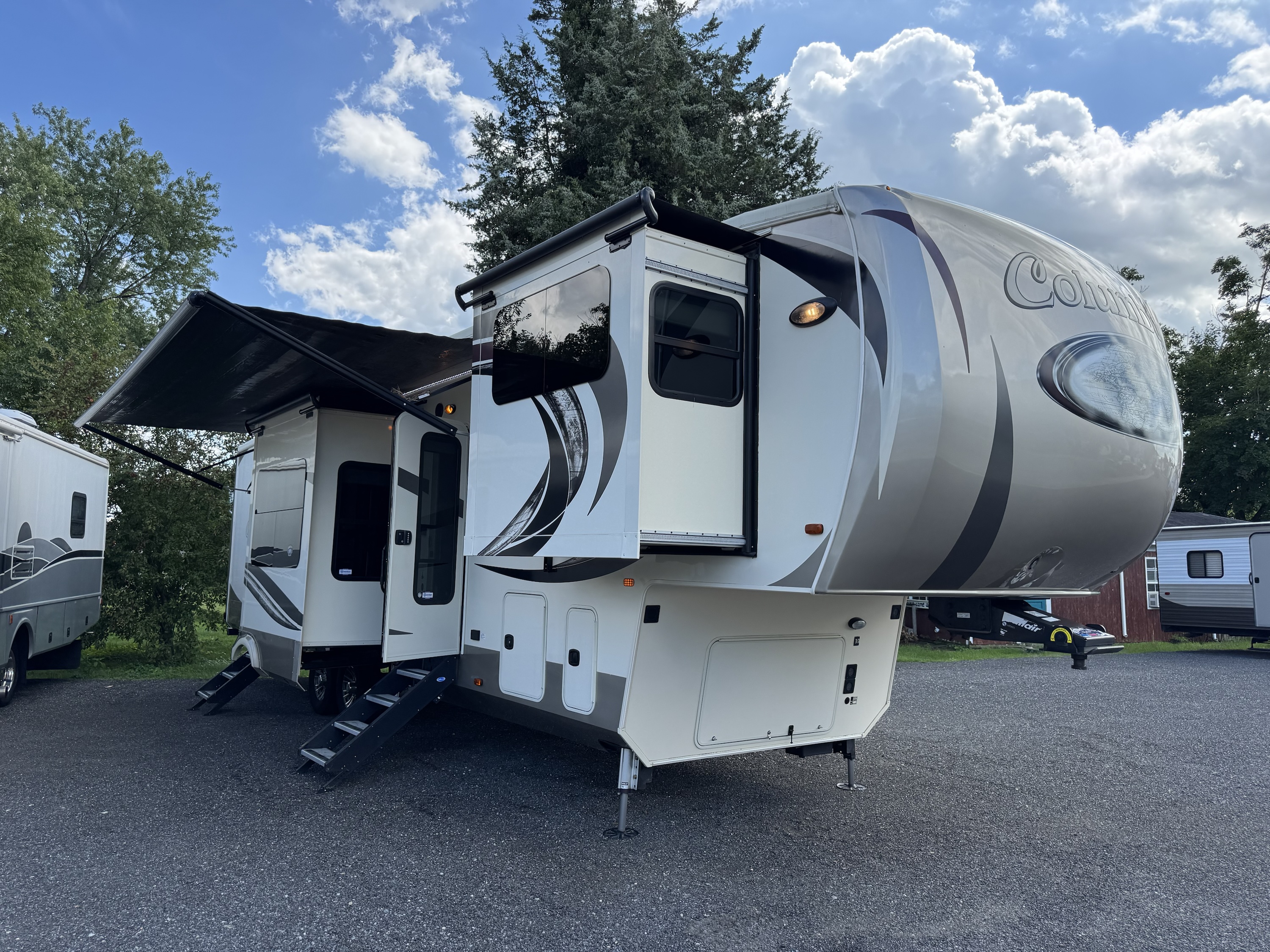 2018 Columbus 5th Wheel 381FL - Image 6
