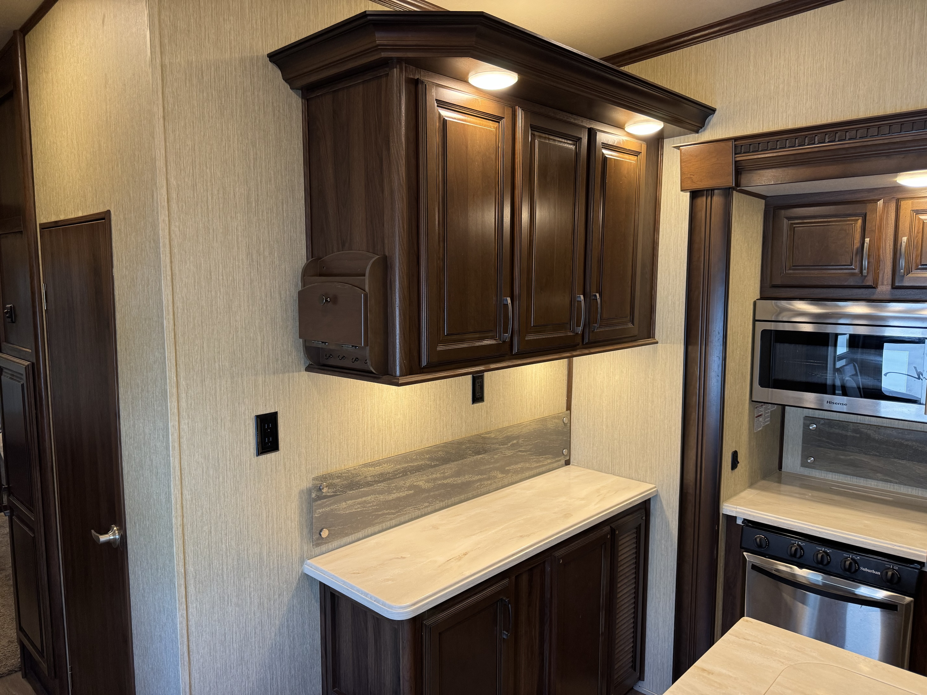 2018 Columbus 5th Wheel 381FL - Image 13