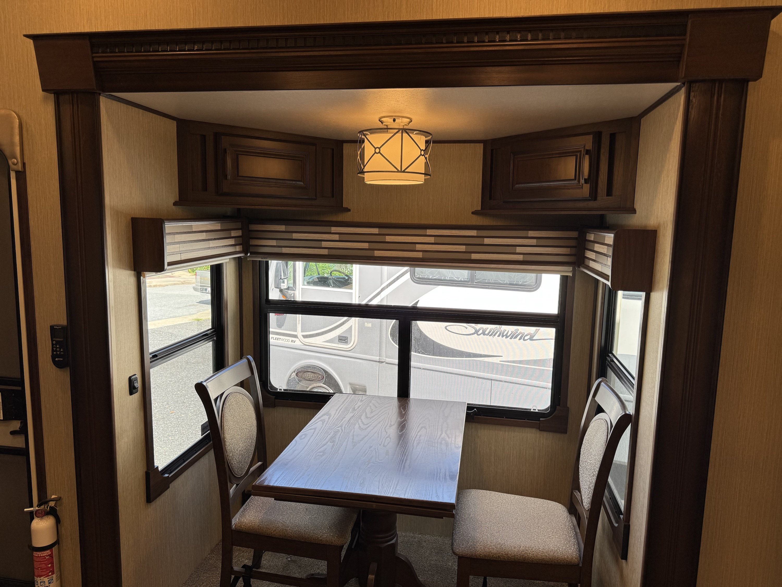 2018 Columbus 5th Wheel 381FL - Image 29
