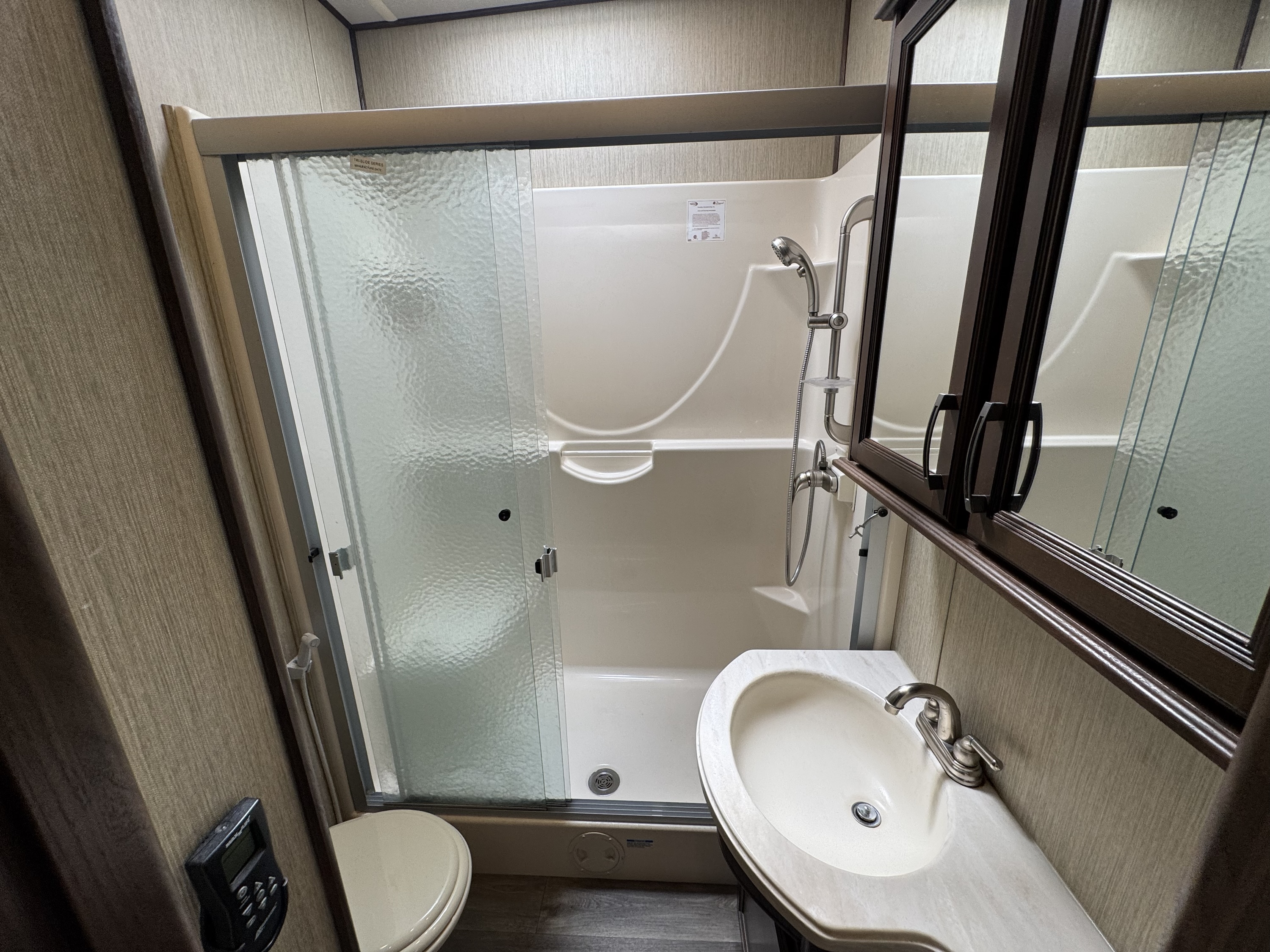 2018 Columbus 5th Wheel 381FL - Image 21