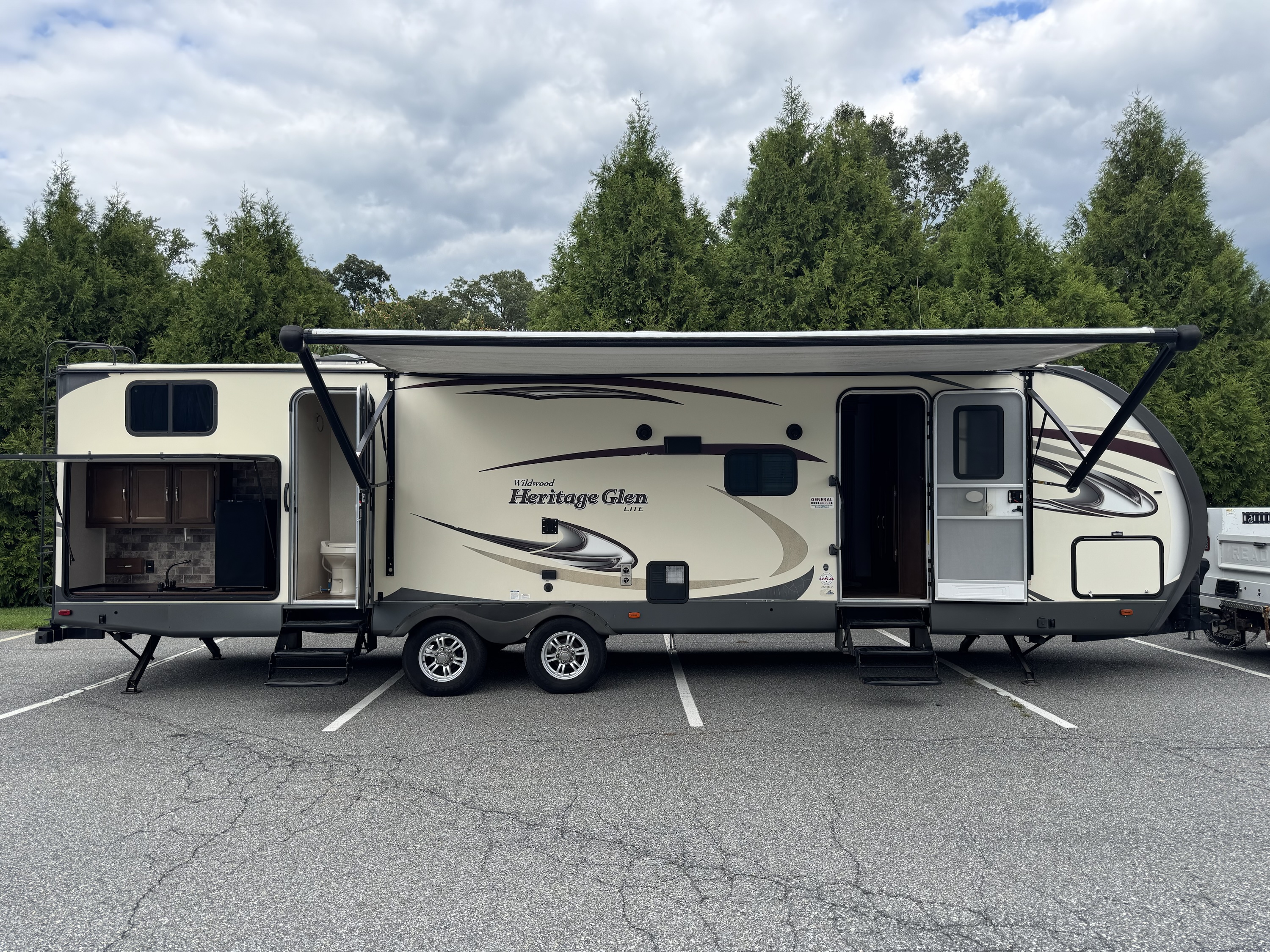 2017 Wildwood Heritage Glen Lite - Image 3