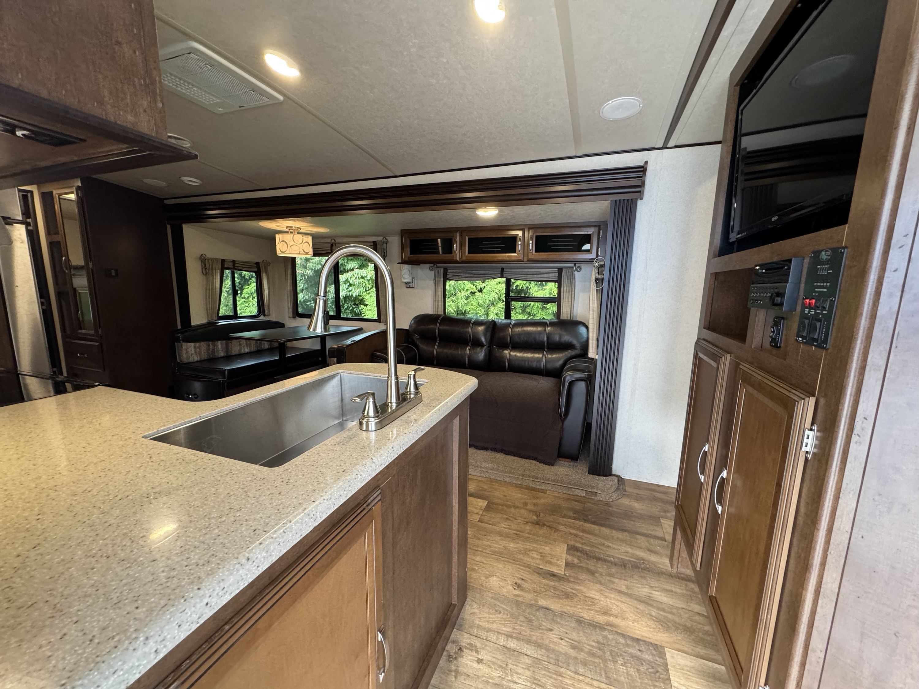 2017 Wildwood Heritage Glen Lite - Image 13