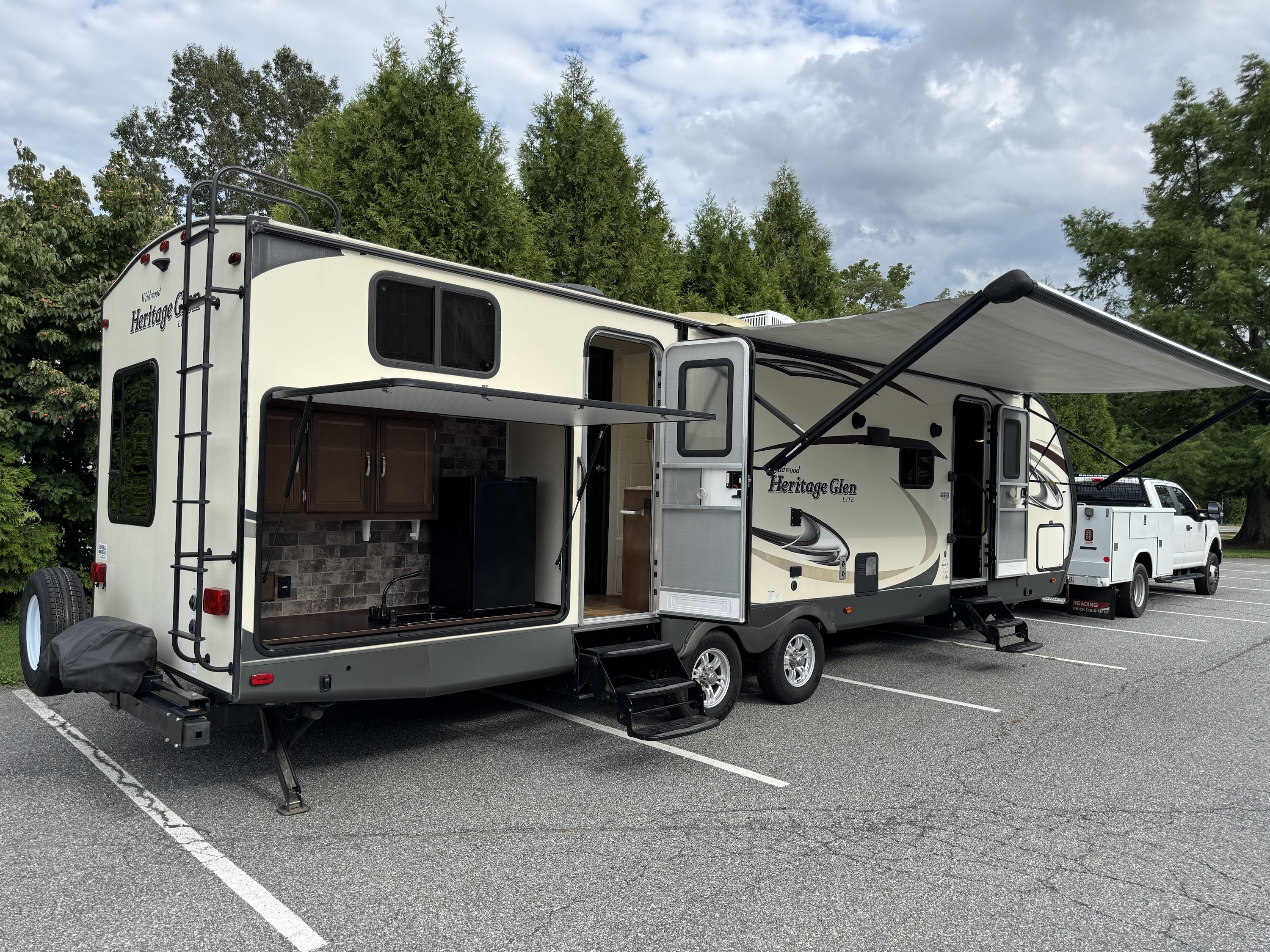 2017 Wildwood Heritage Glen Lite - Image 4